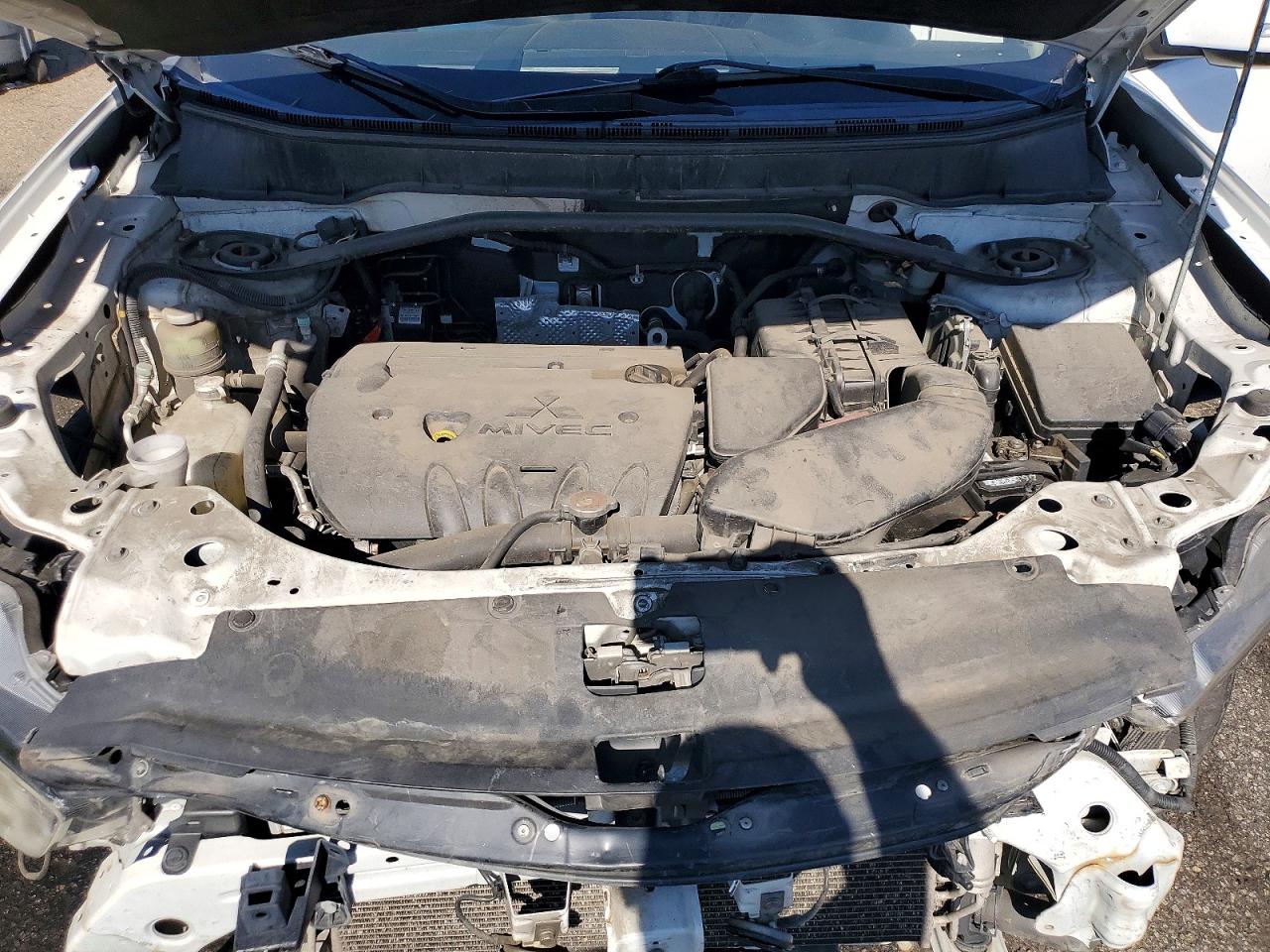 2011 Mitsubishi Outlander Se White vin: JA4AS3AWXBU017879