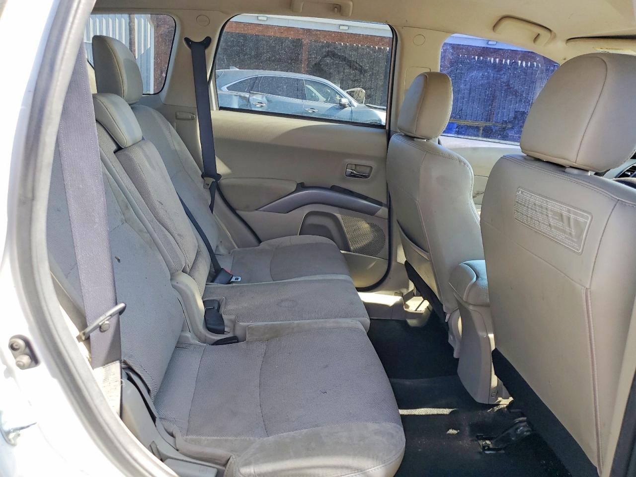 2011 Mitsubishi Outlander Se White vin: JA4AS3AWXBU017879