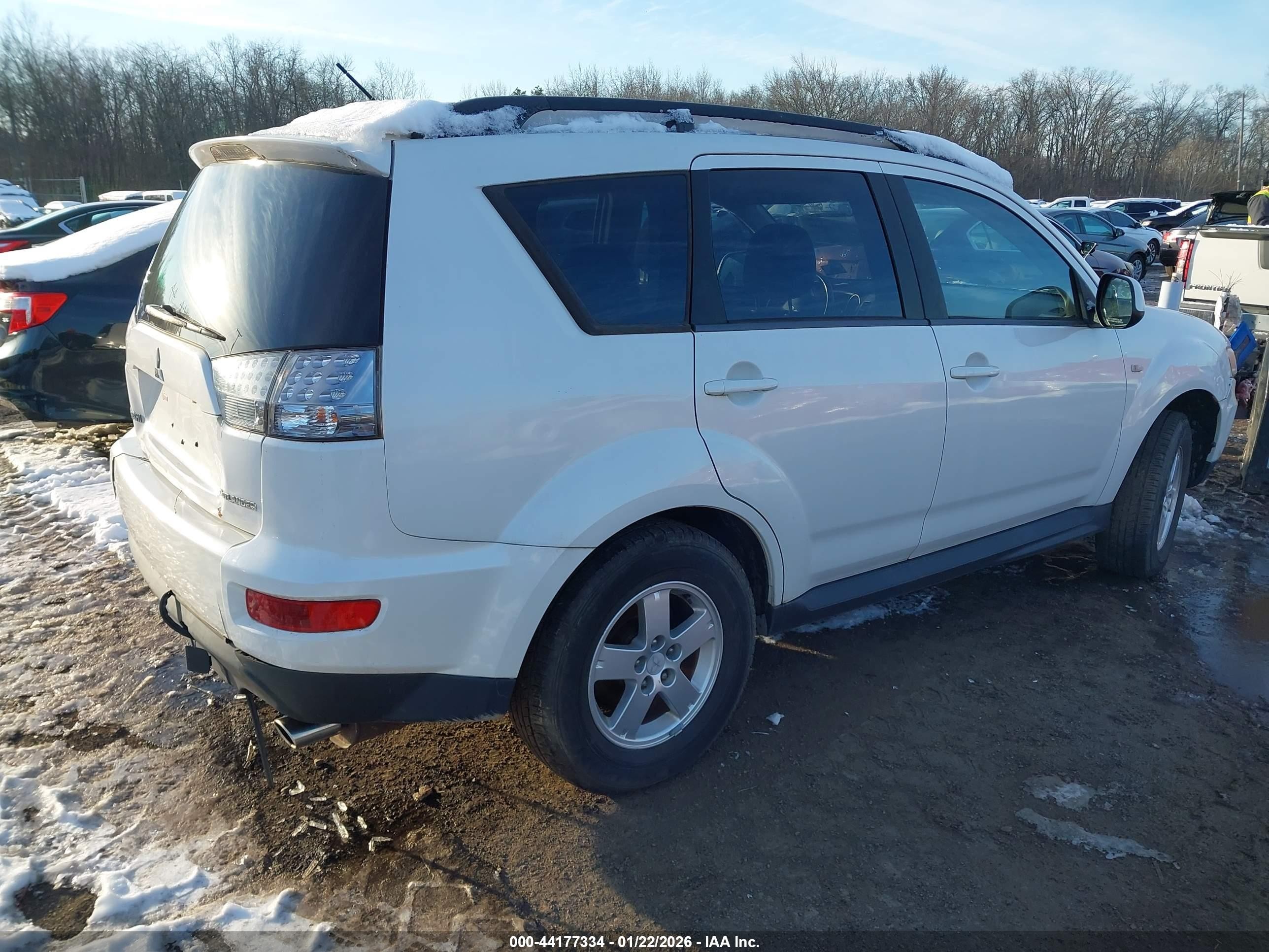 2010 Mitsubishi Outlander Es White vin: JA4AT2AW1AZ012742