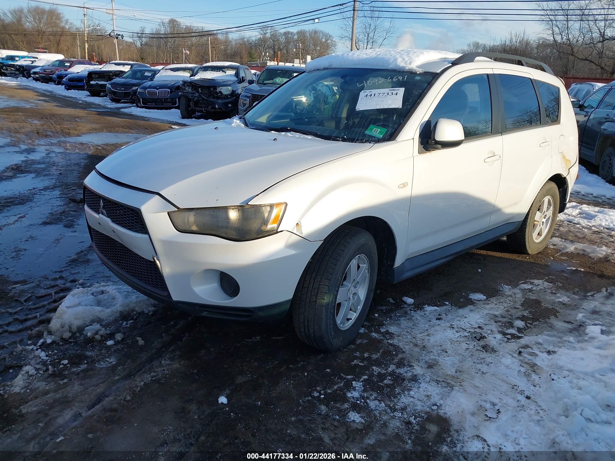 2010 Mitsubishi Outlander Es White vin: JA4AT2AW1AZ012742