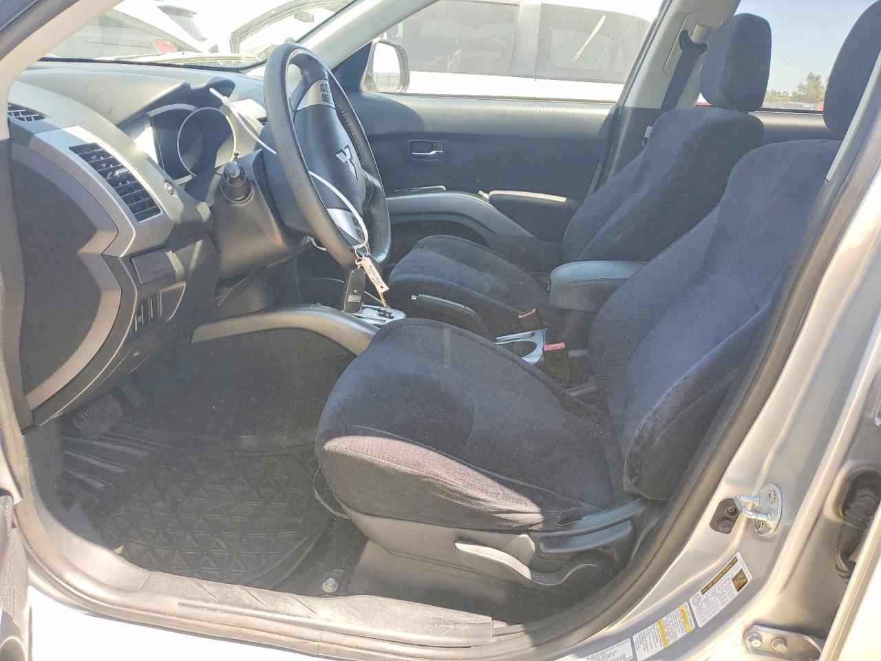 2010 Mitsubishi Outlander Es Silver vin: JA4AT2AW3AZ014203