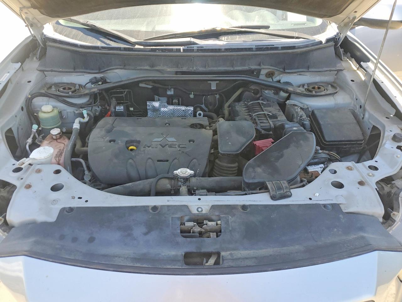 2010 Mitsubishi Outlander Es Silver vin: JA4AT2AW3AZ014203