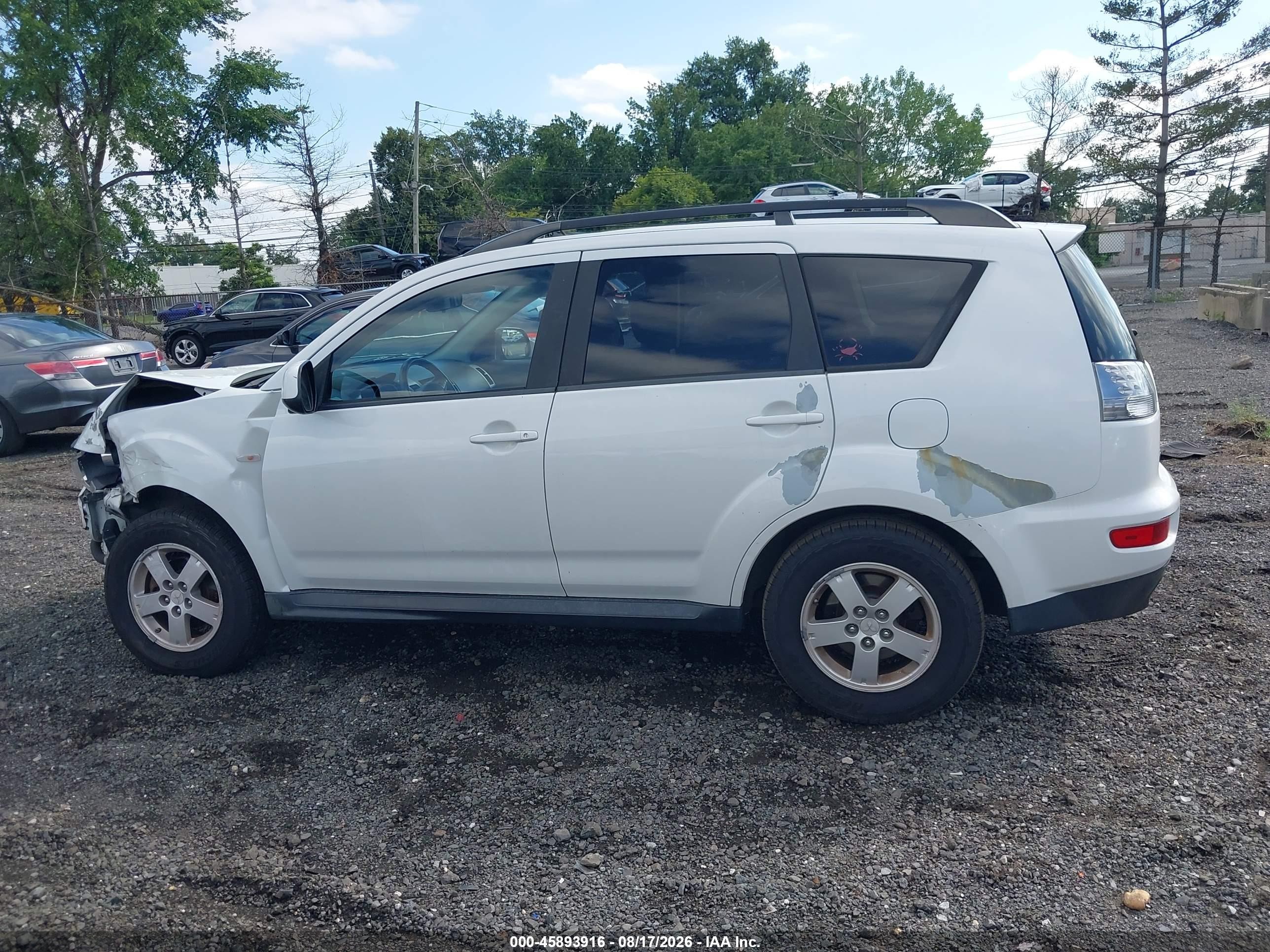 2010 Mitsubishi Outlander Es White vin: JA4AT2AW6AZ013983