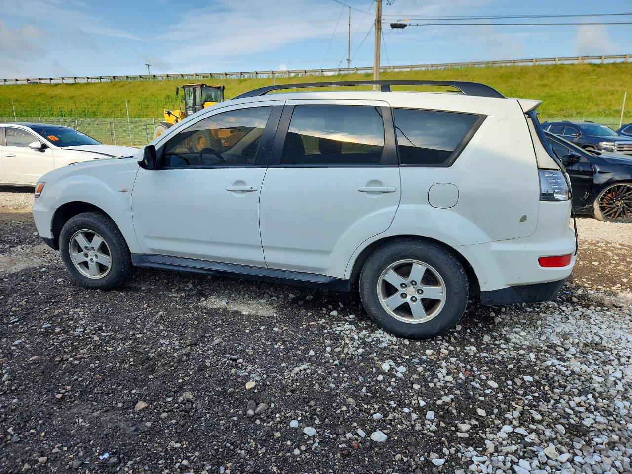 2010 Mitsubishi Outlander Es White vin: JA4AT2AWXAZ018216