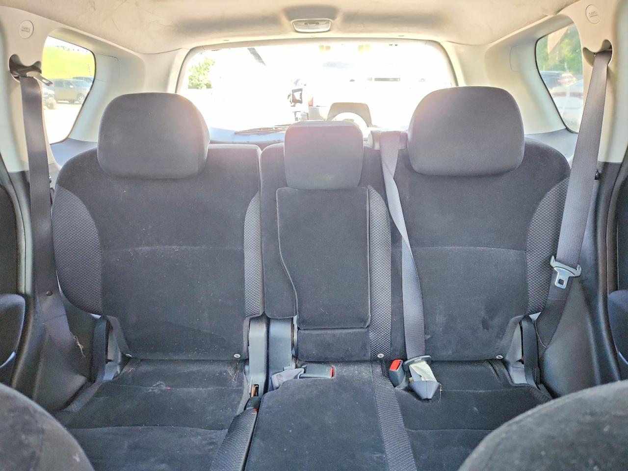 2010 Mitsubishi Outlander Es White vin: JA4AT2AWXAZ018216