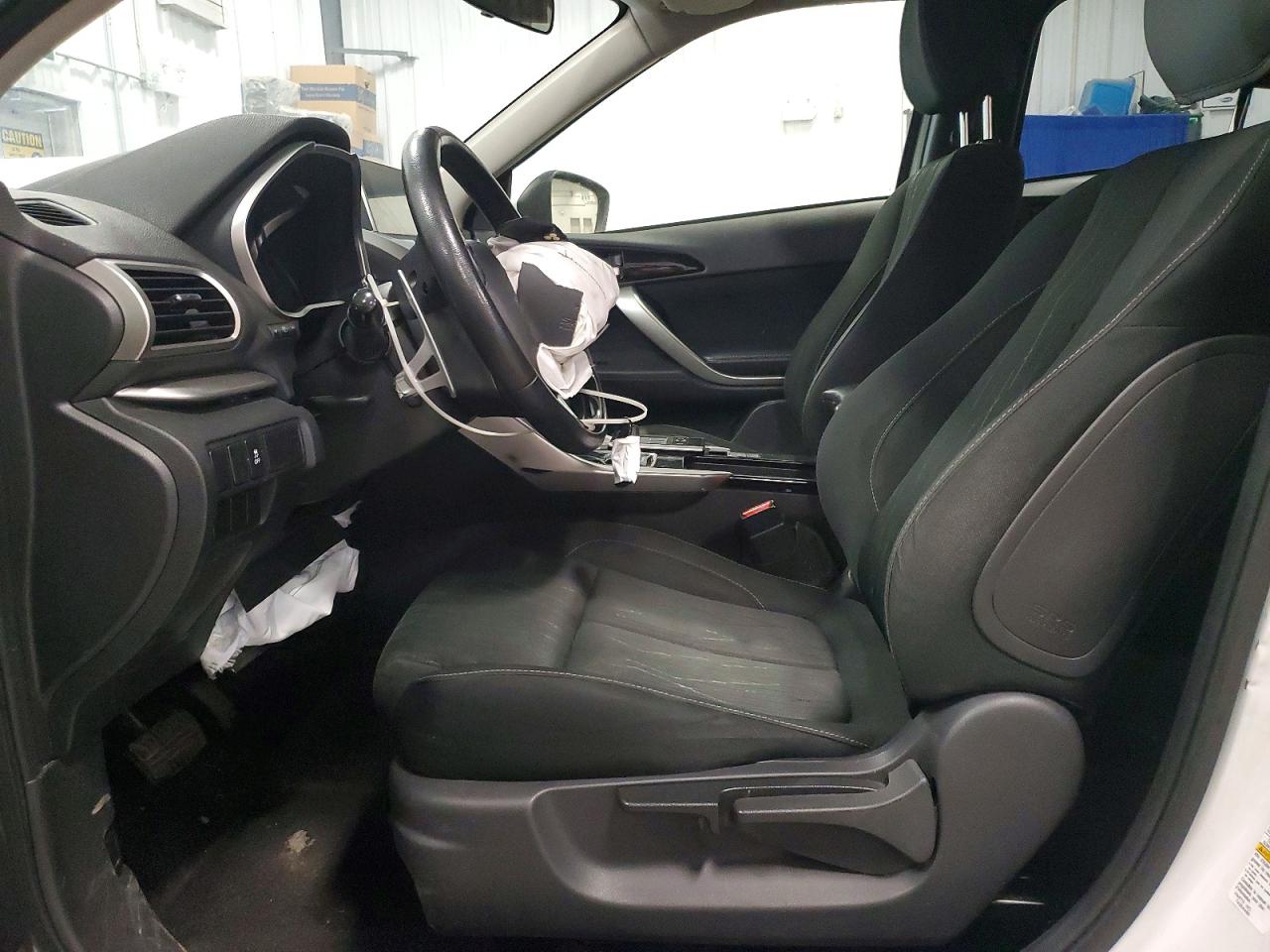 2018 Mitsubishi Eclipse Cross Le Белый vin: JA4AT4AA4JZ618990