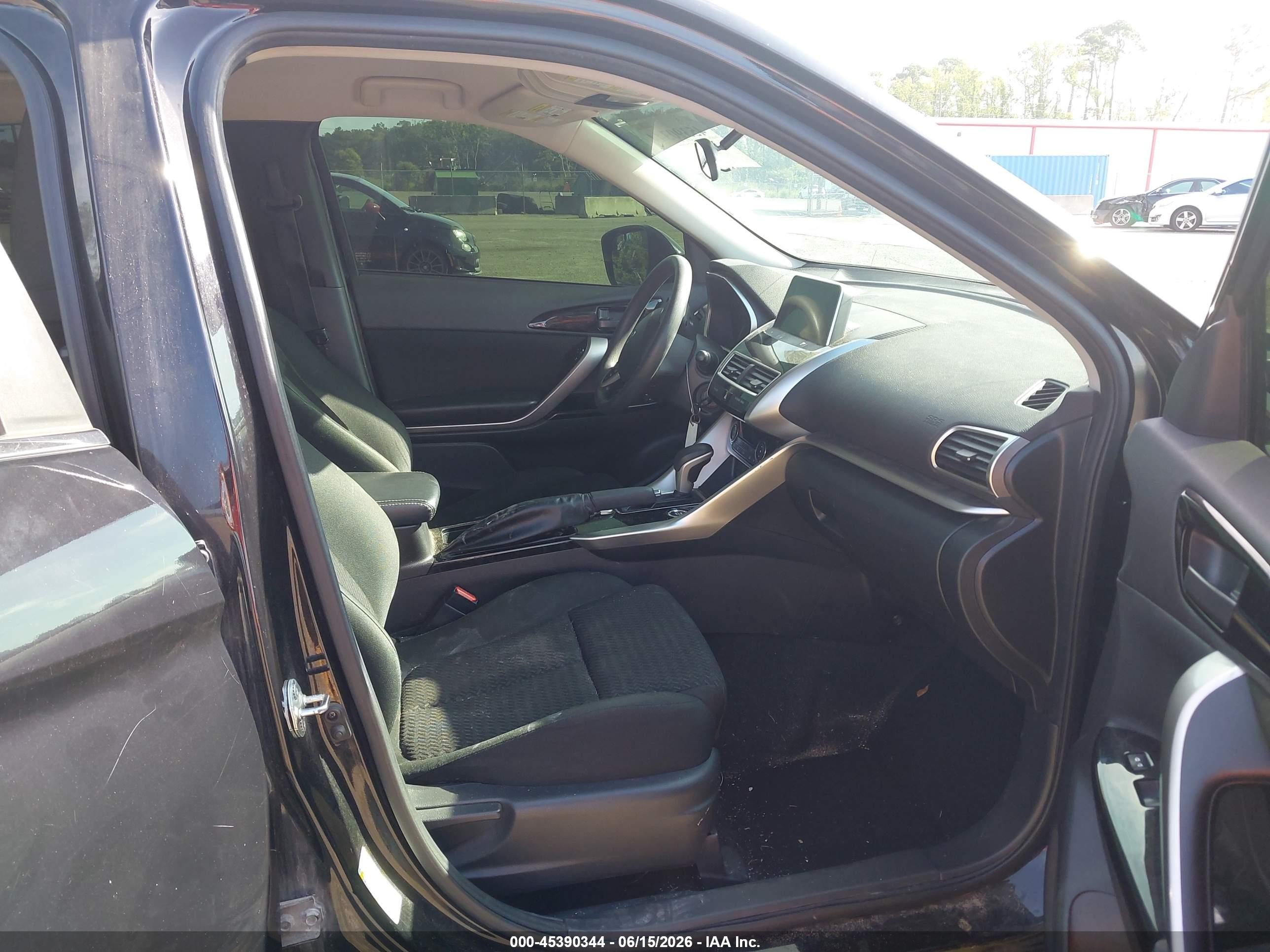 2019 Mitsubishi Eclipse Cross Le Черный vin: JA4AT4AA7KZ046539