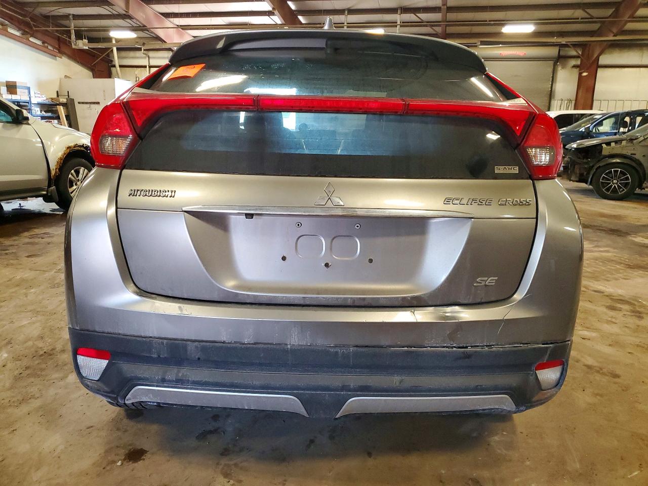 2018 Mitsubishi Eclipse Cross Se Серебряный vin: JA4AT5AA3JZ067893
