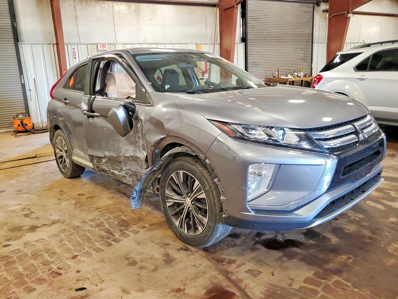 2018 Mitsubishi Eclipse Cross Se Серебряный vin: JA4AT5AA3JZ067893