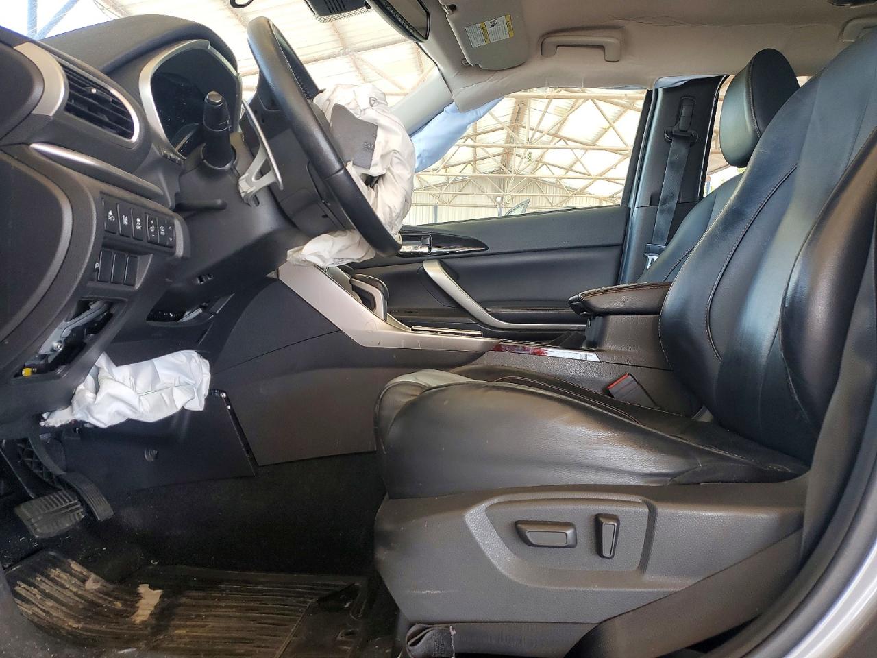 2019 Mitsubishi Eclipse Cross Se Silver vin: JA4AT5AAXKZ021446