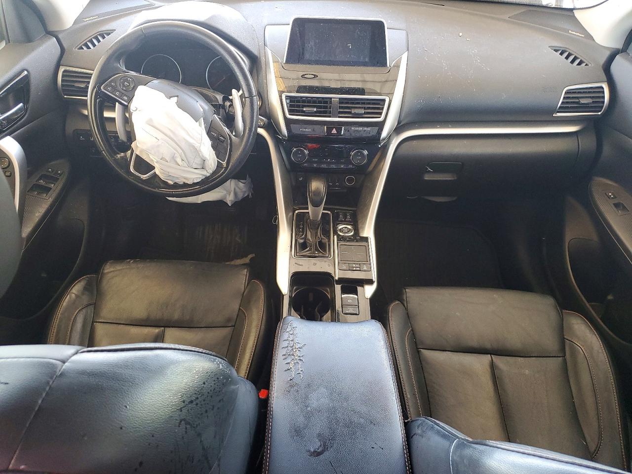2019 Mitsubishi Eclipse Cross Se Silver vin: JA4AT5AAXKZ021446