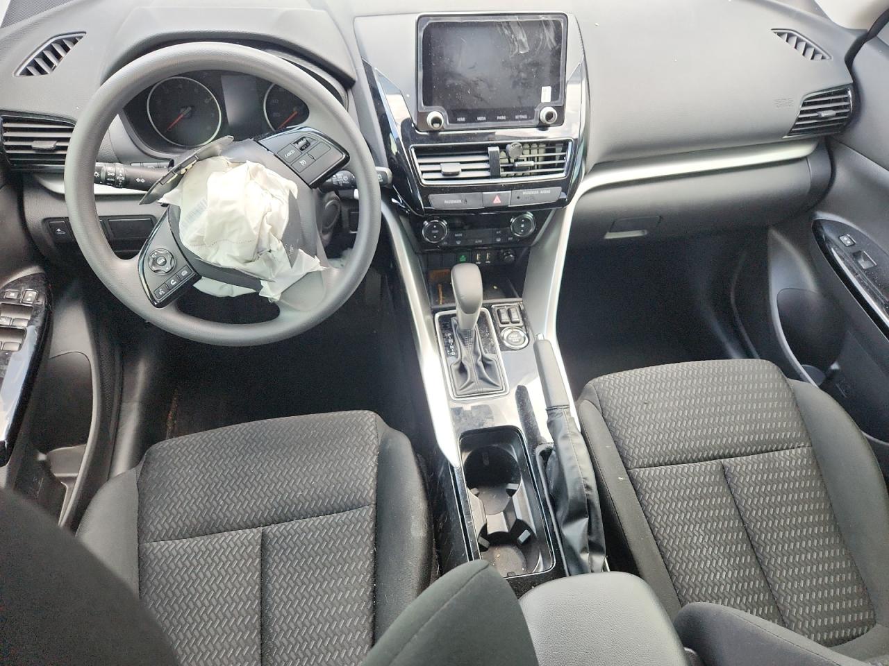 2025 Mitsubishi Eclipse Cross Le Silver vin: JA4ATVAA5SZ012220