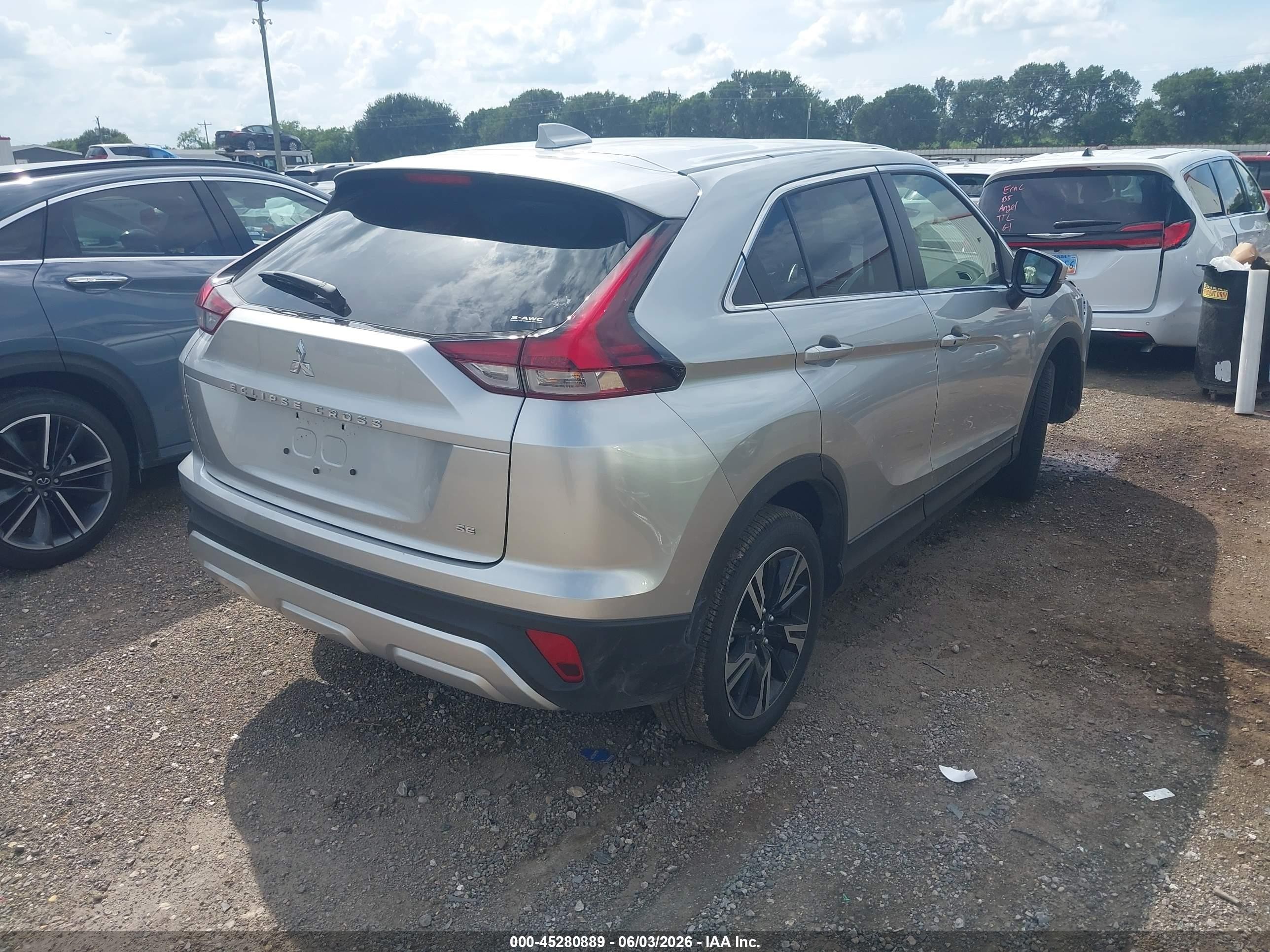 2026 Mitsubishi Eclipse Cross Black Edition S-awc/se S-awc/sel S-awc Silver vin: JA4ATWAA0TZ027201
