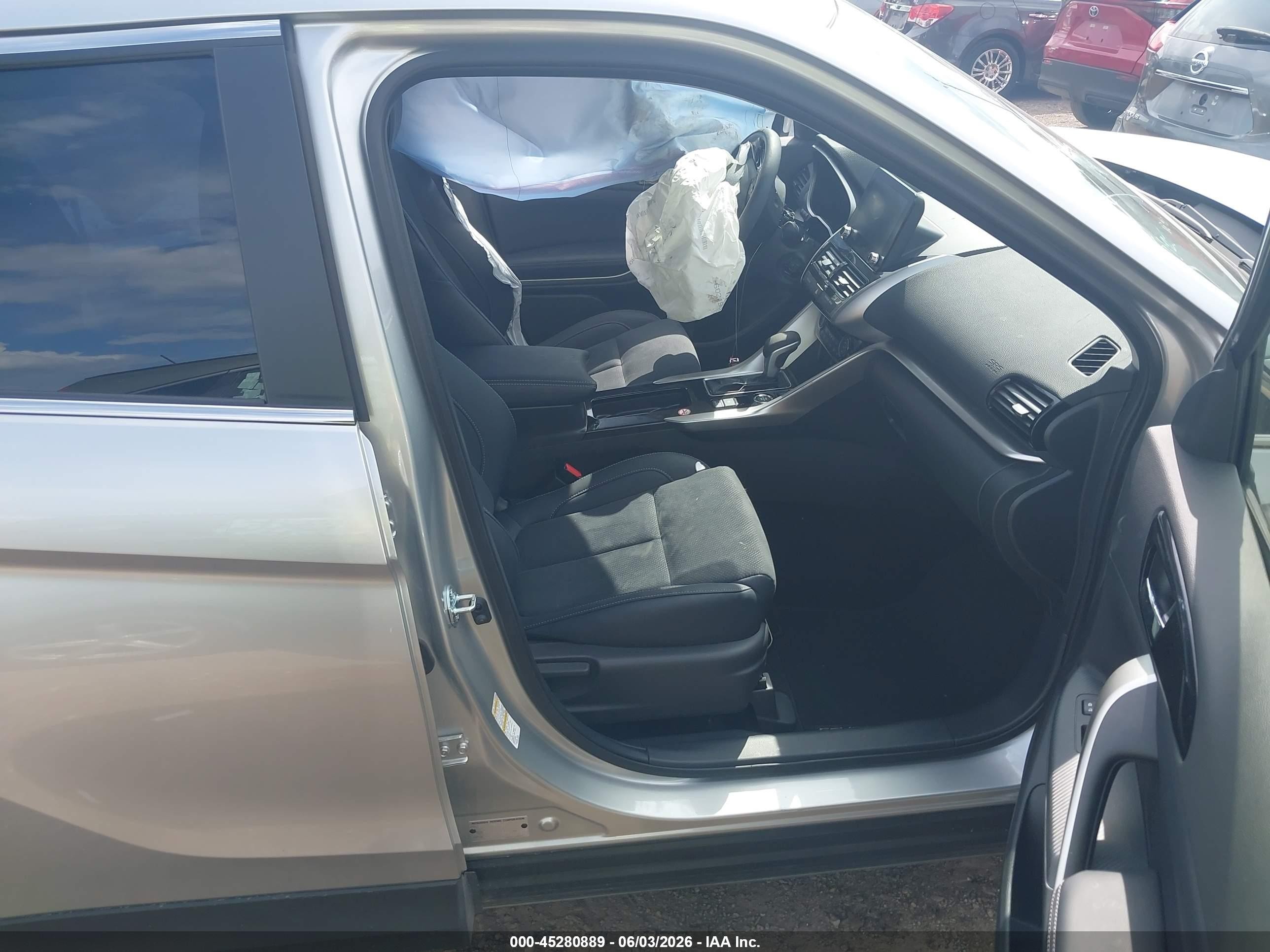 2026 Mitsubishi Eclipse Cross Black Edition S-awc/se S-awc/sel S-awc Silver vin: JA4ATWAA0TZ027201