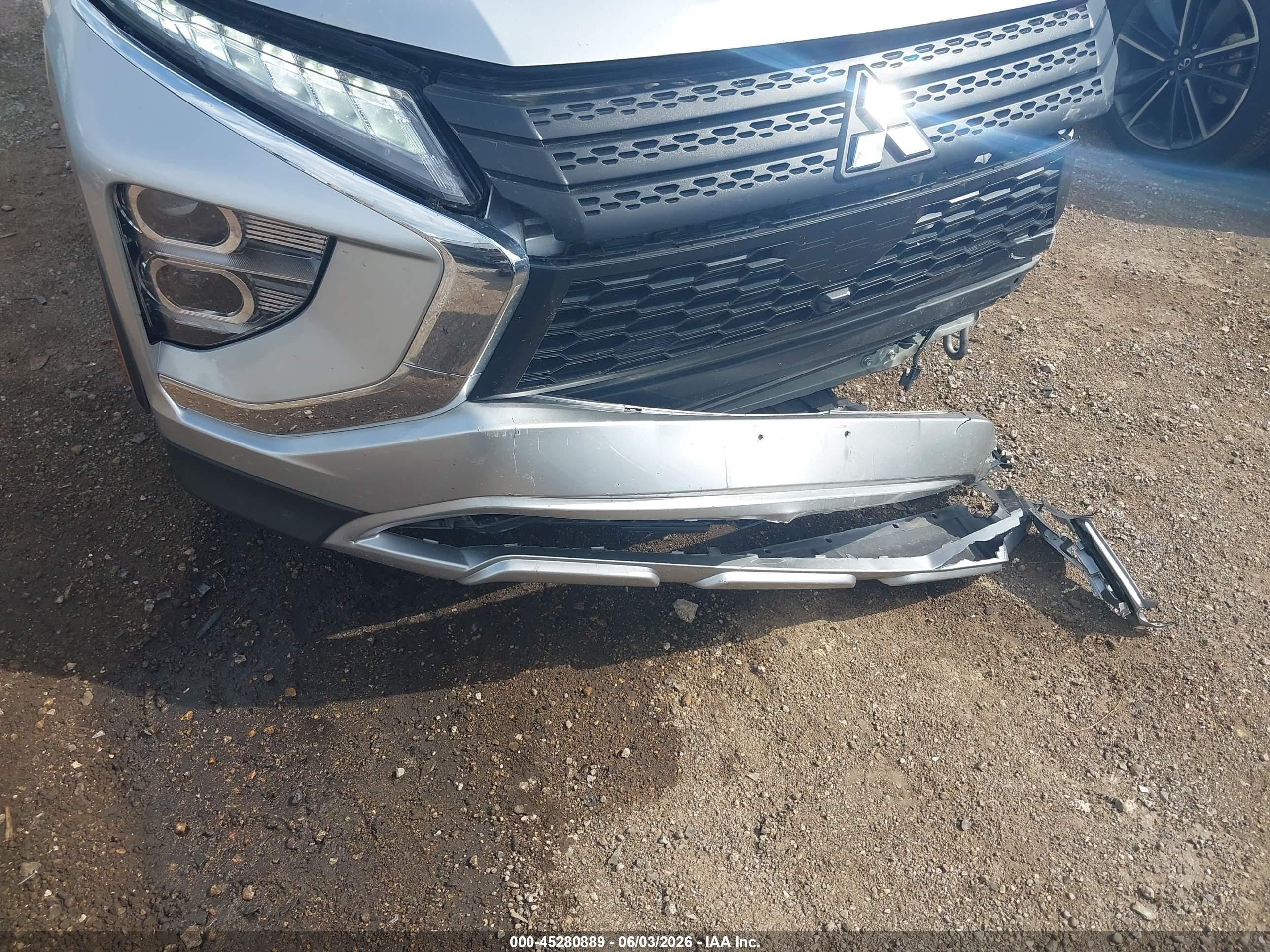 2026 Mitsubishi Eclipse Cross Black Edition S-awc/se S-awc/sel S-awc Silver vin: JA4ATWAA0TZ027201