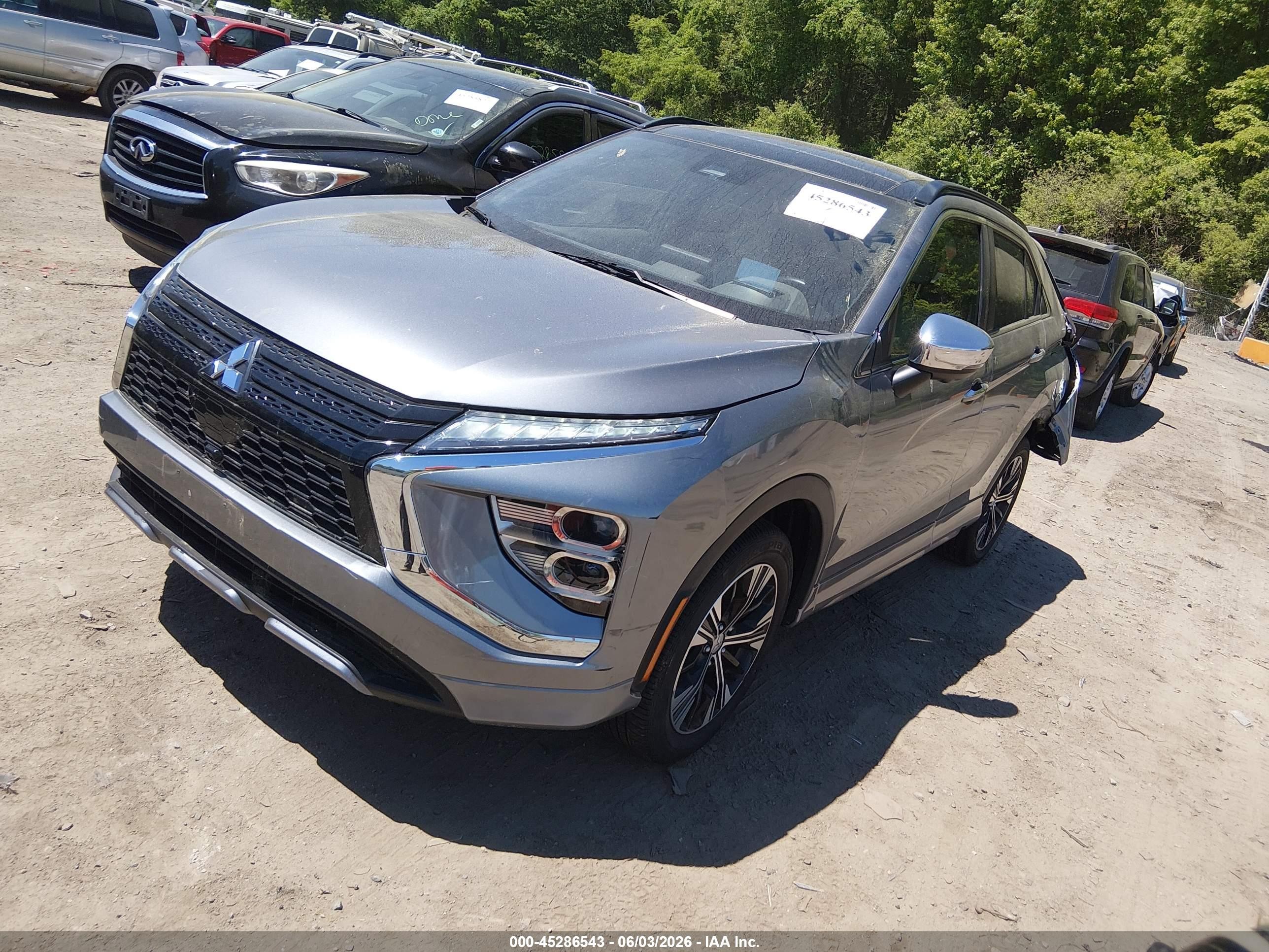 2022 Mitsubishi Eclipse Cross Se S-awc/se Special Edition S-awc/sel S-awc/sel Special Edition S-awc Silver vin: JA4ATWAA3NZ051544