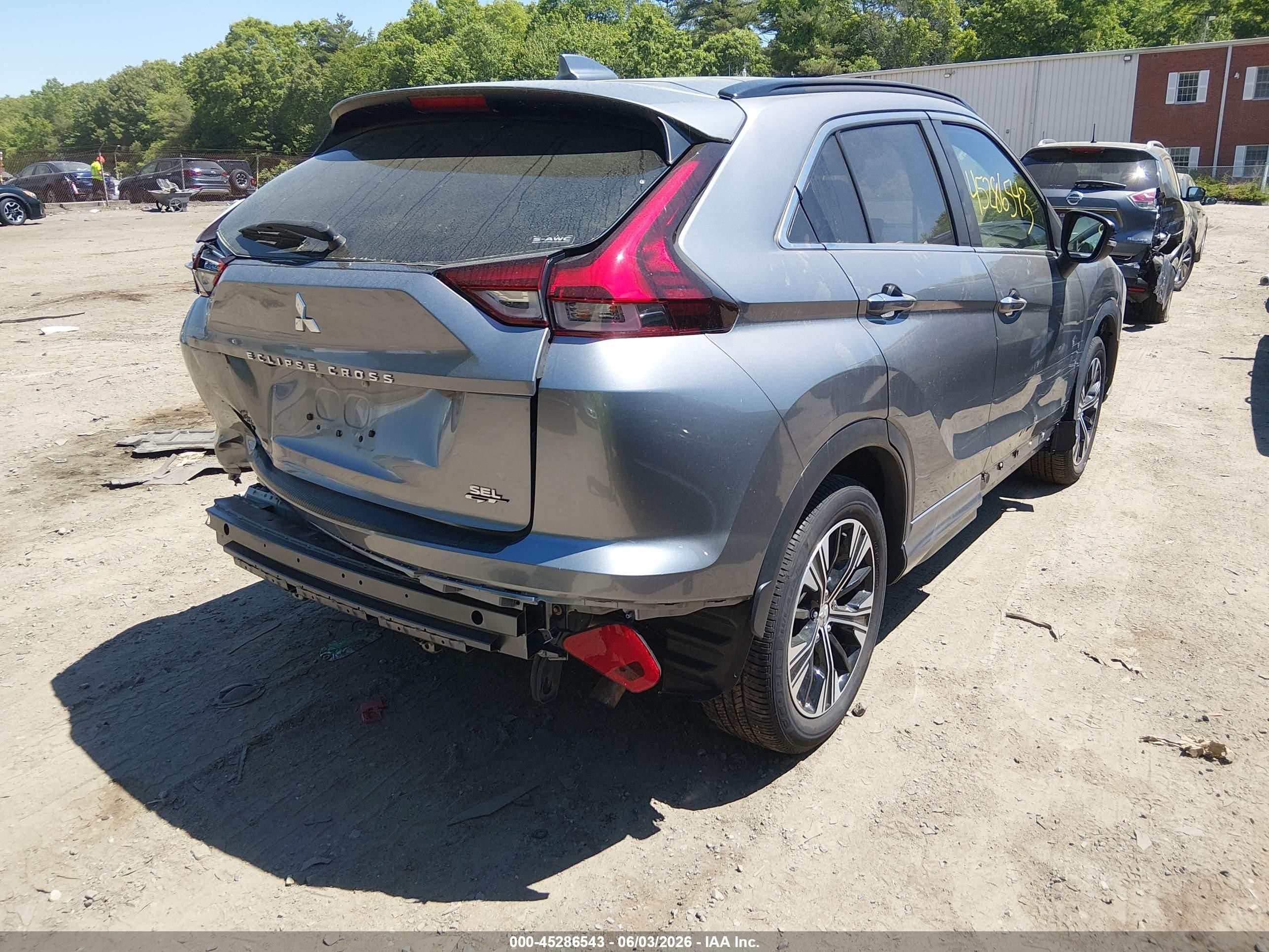 2022 Mitsubishi Eclipse Cross Se S-awc/se Special Edition S-awc/sel S-awc/sel Special Edition S-awc Silver vin: JA4ATWAA3NZ051544