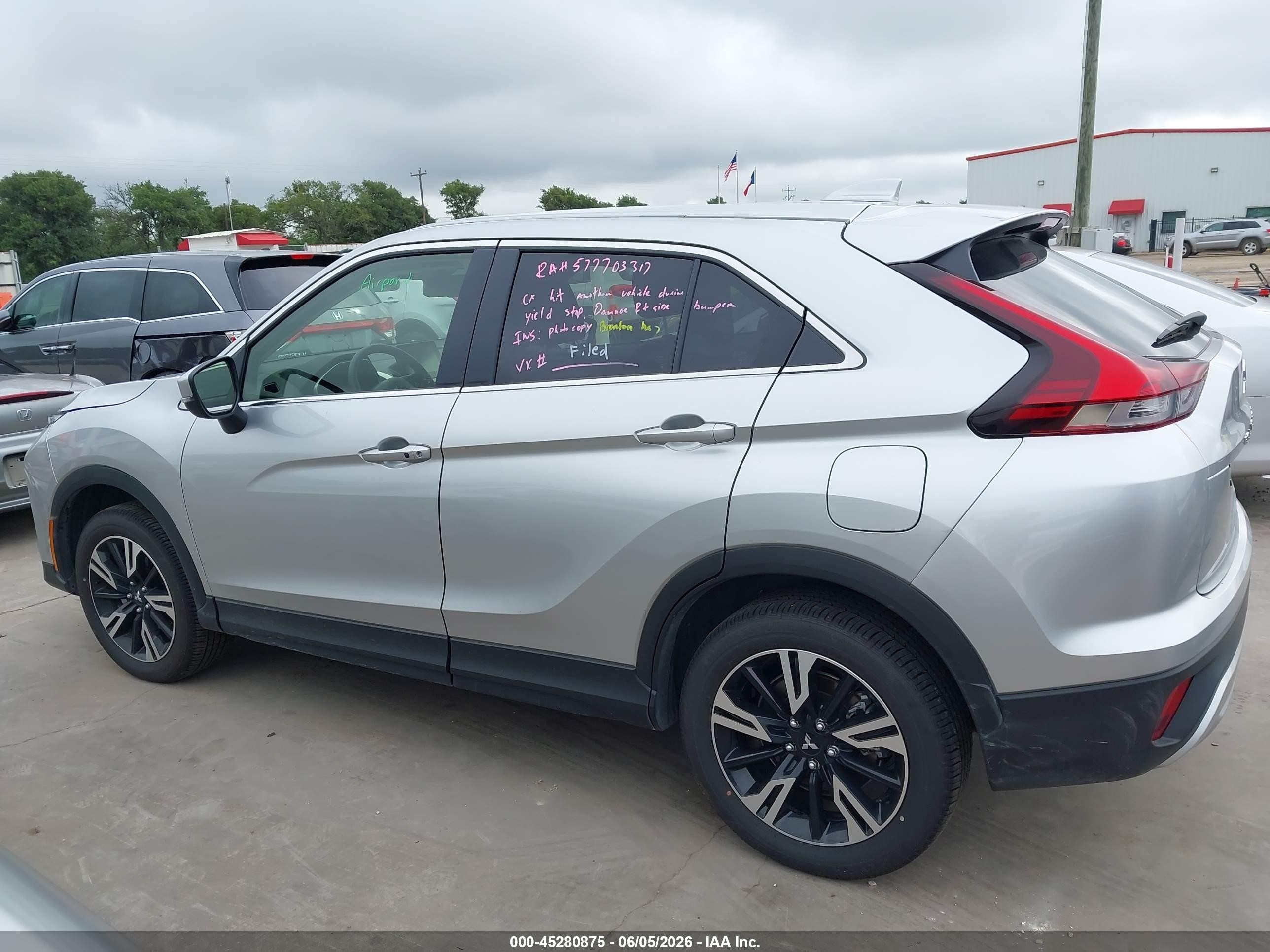 2026 Mitsubishi Eclipse Cross Black Edition S-awc/se S-awc/sel S-awc Silver vin: JA4ATWAA3TZ014555