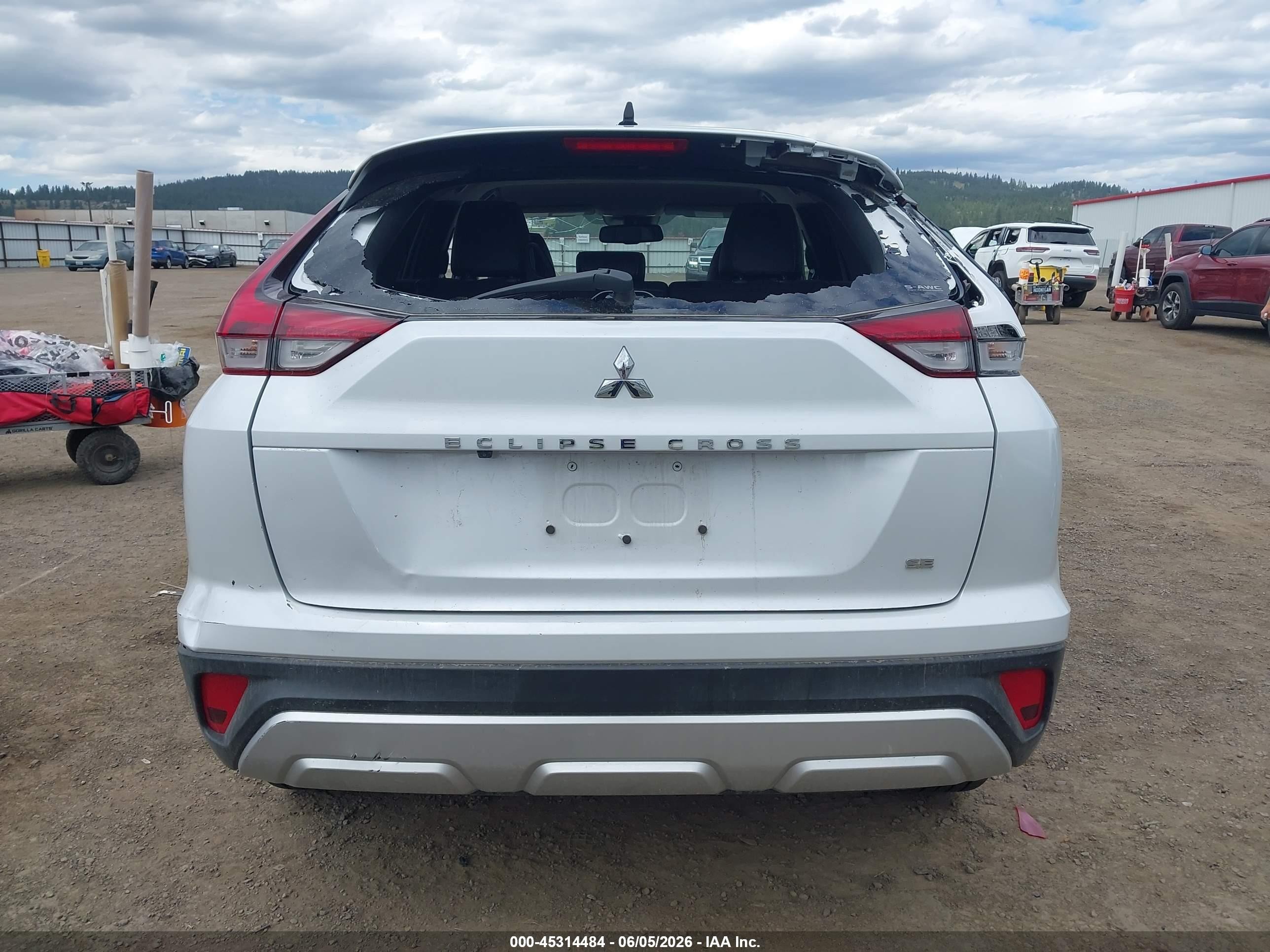 2025 Mitsubishi Eclipse Cross Black Edition S-awc/se S-awc/sel S-awc White vin: JA4ATWAA4SZ044727