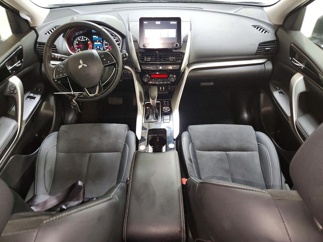 2026 Mitsubishi Eclipse Cross Se Серебряный vin: JA4ATWAAXTZ003682
