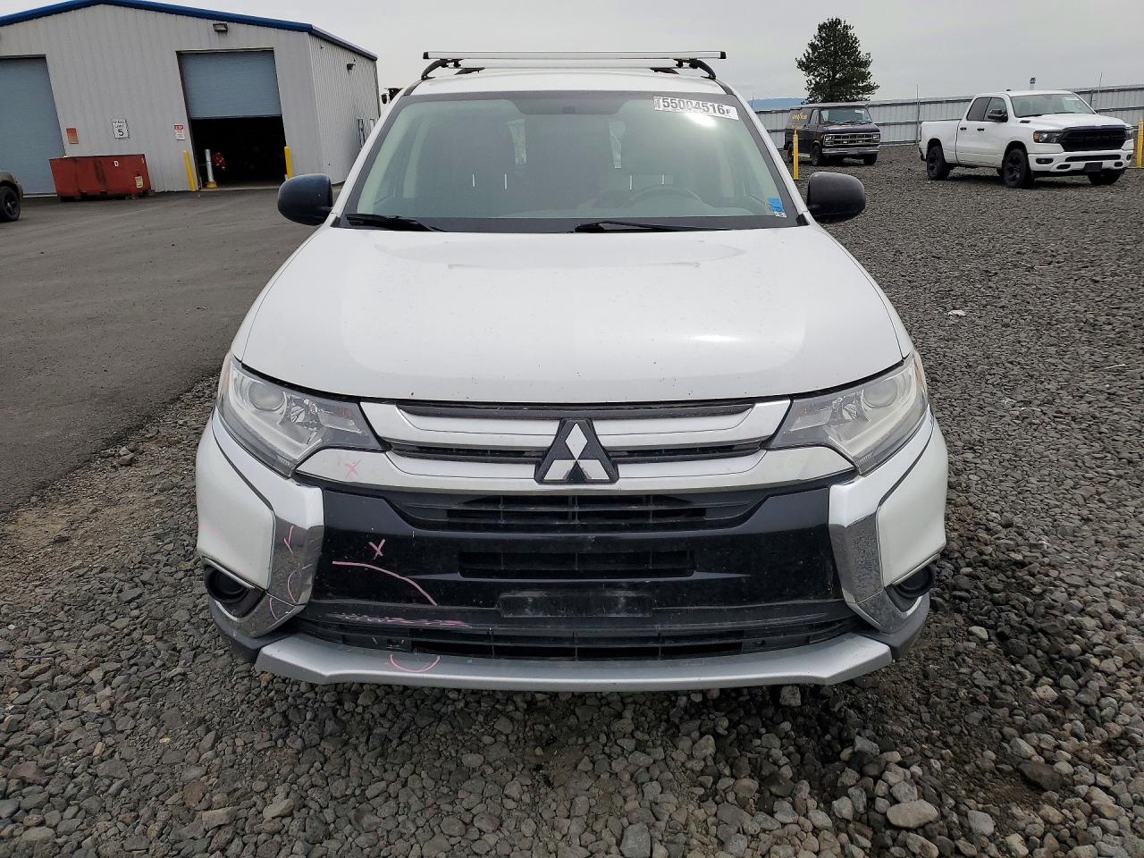 2017 Mitsubishi Outlander Es White vin: JA4AZ2A30HZ017560