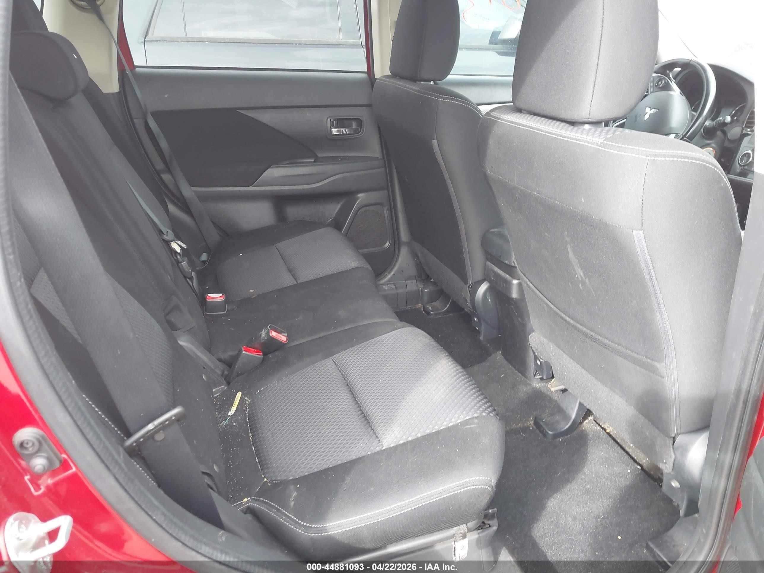 2017 Mitsubishi Outlander Es Red vin: JA4AZ2A30HZ041468
