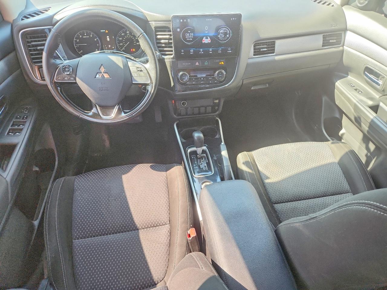 2017 Mitsubishi Outlander Es Silver vin: JA4AZ2A30HZ051157