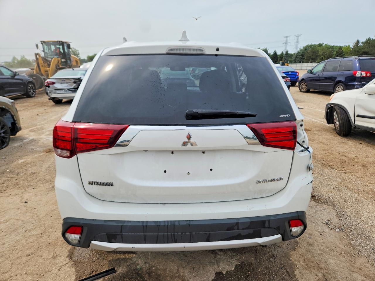 2017 Mitsubishi Outlander Es White vin: JA4AZ2A31HZ045089