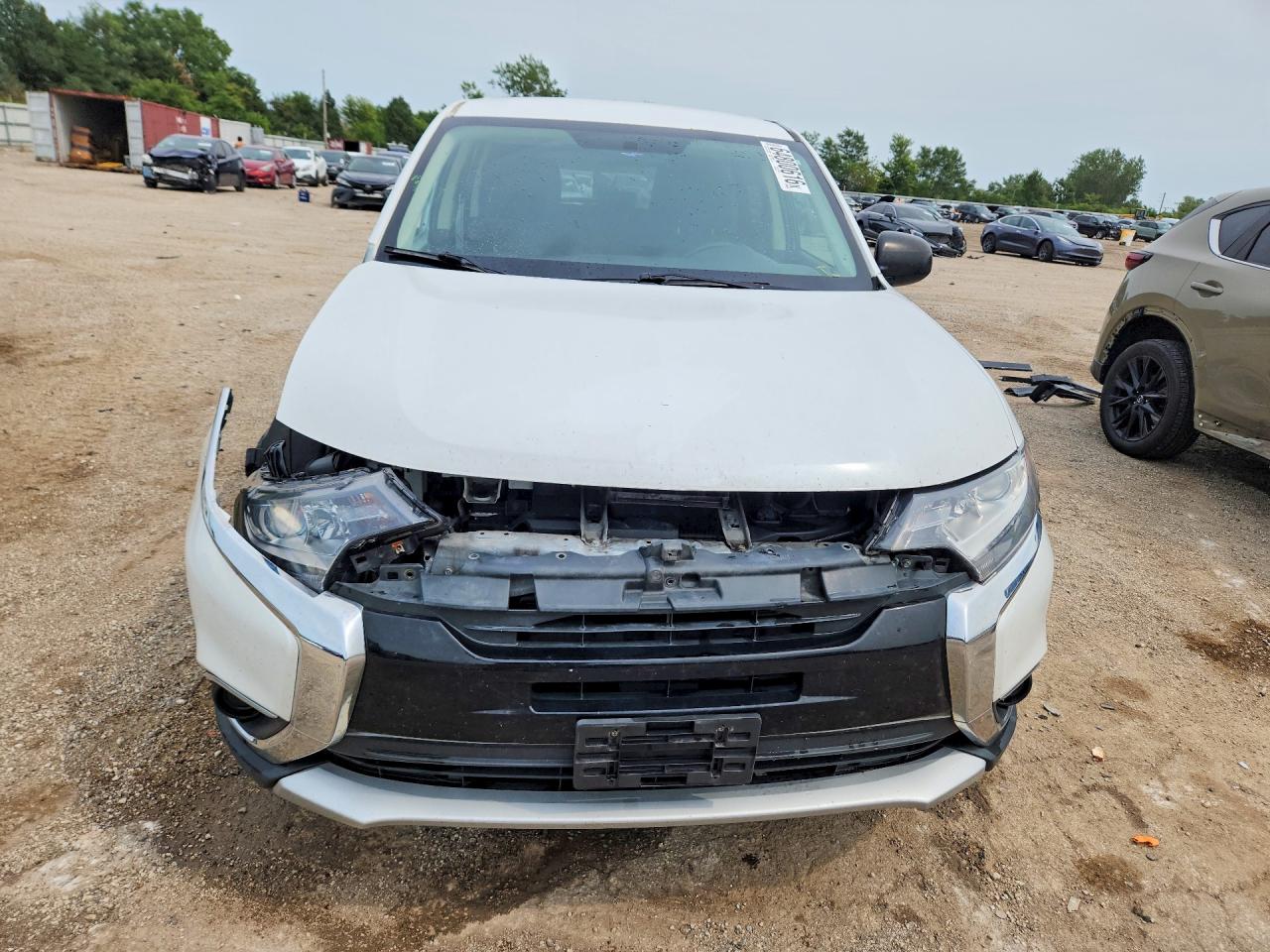 2017 Mitsubishi Outlander Es White vin: JA4AZ2A31HZ045089