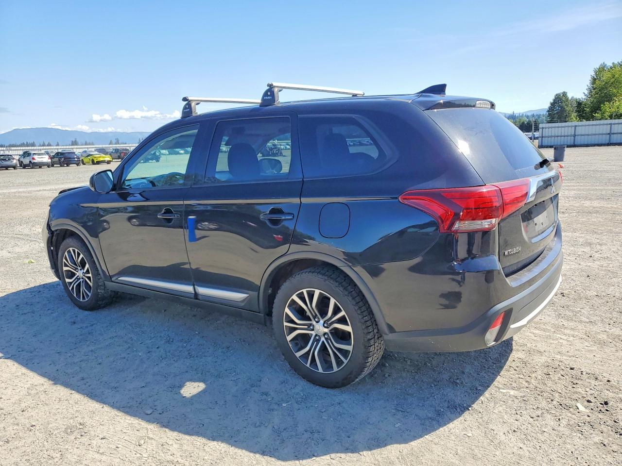 2018 Mitsubishi Outlander Es Black vin: JA4AZ2A35JZ014482
