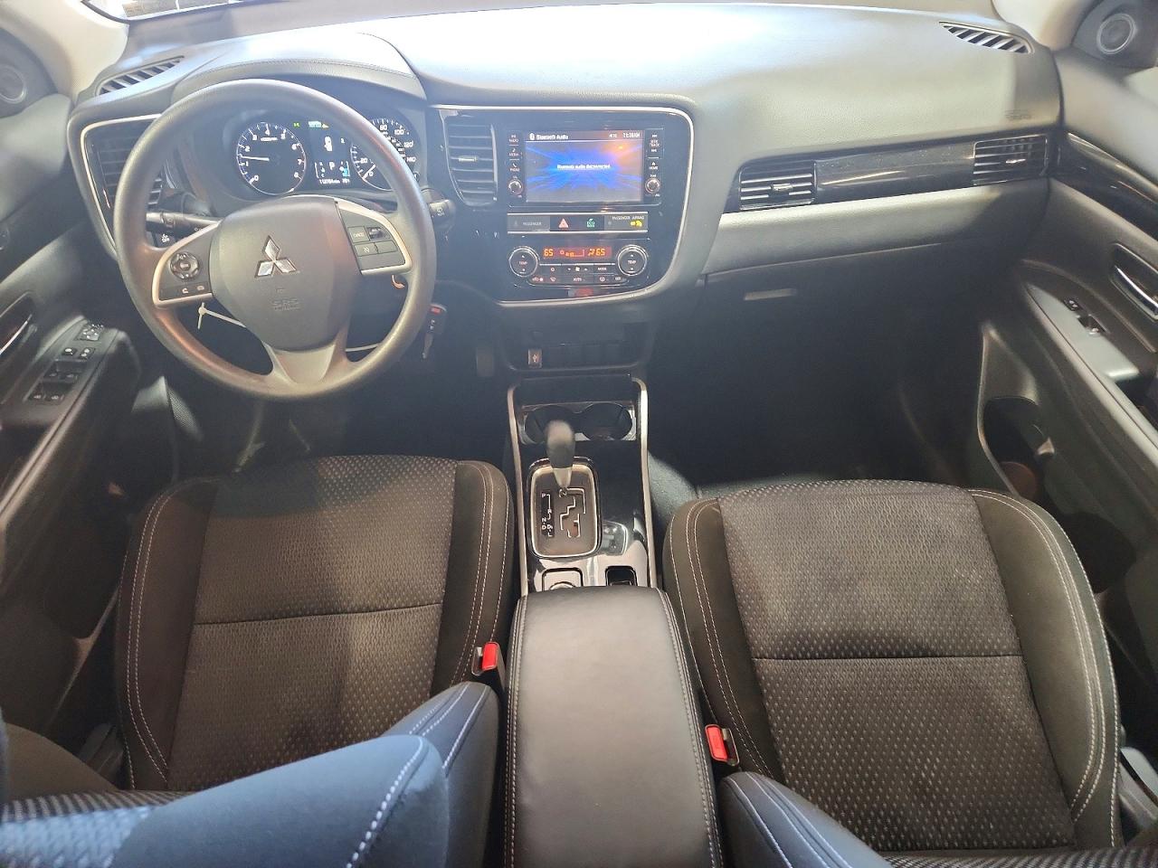 2019 Mitsubishi Outlander Se Серебряный vin: JA4AZ3A30KZ055576