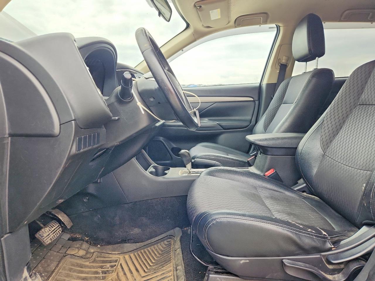 2015 Mitsubishi Outlander Se Black vin: JA4AZ3A32FZ005400