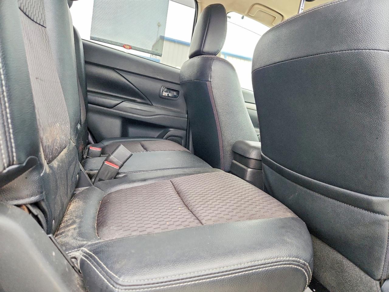 2015 Mitsubishi Outlander Se Black vin: JA4AZ3A32FZ005400