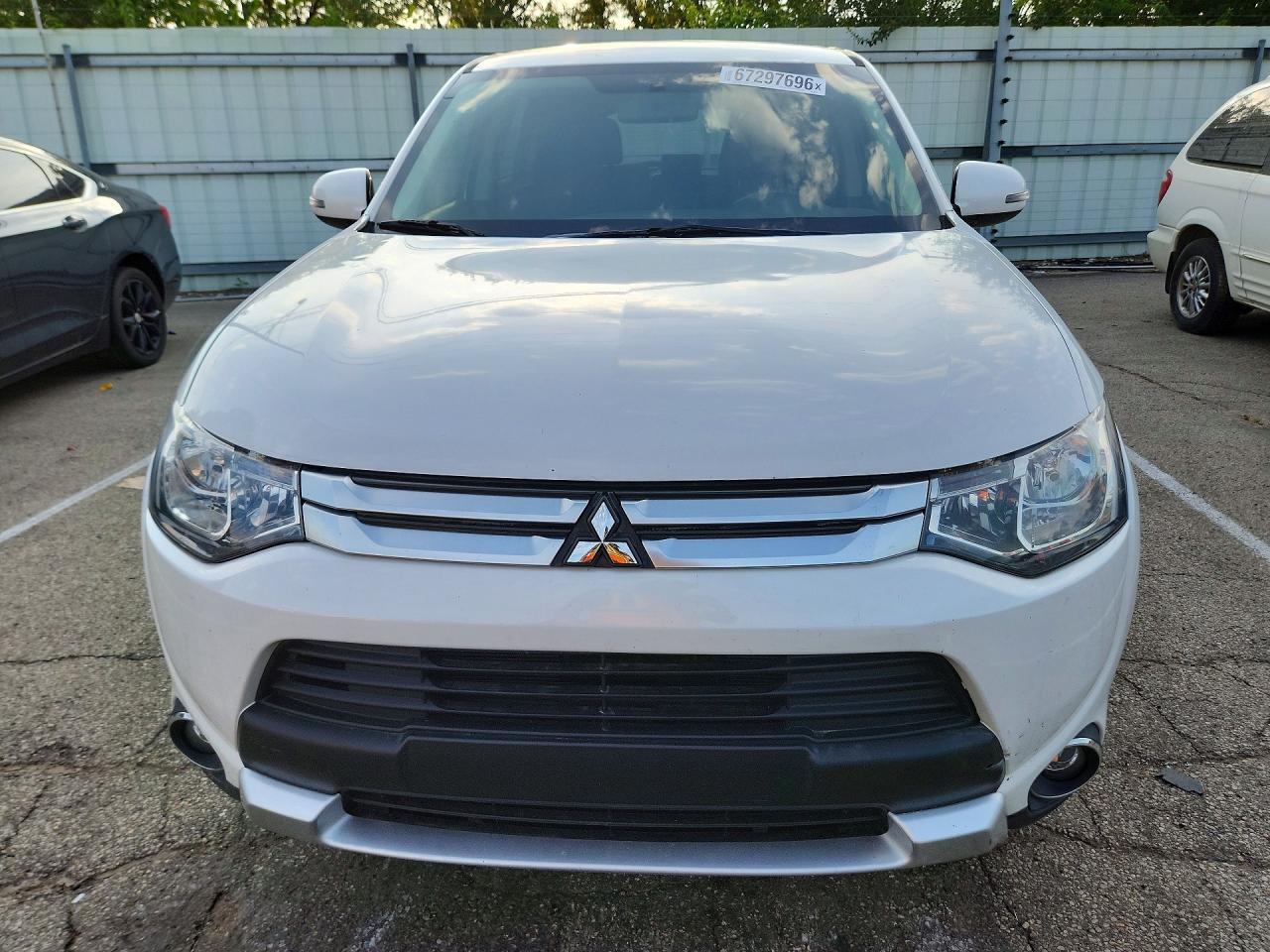 2015 Mitsubishi Outlander Se White vin: JA4AZ3A33FZ008371