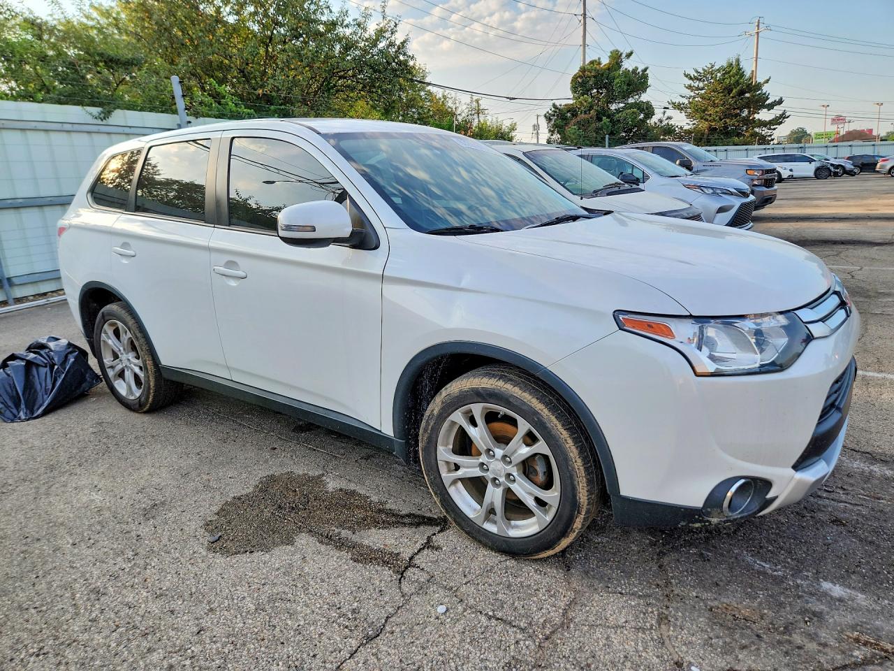2015 Mitsubishi Outlander Se White vin: JA4AZ3A33FZ008371