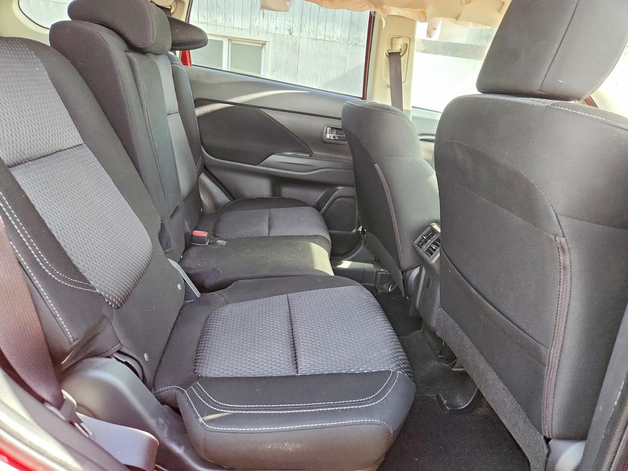 2019 Mitsubishi Outlander Se Maroon vin: JA4AZ3A33KZ005738