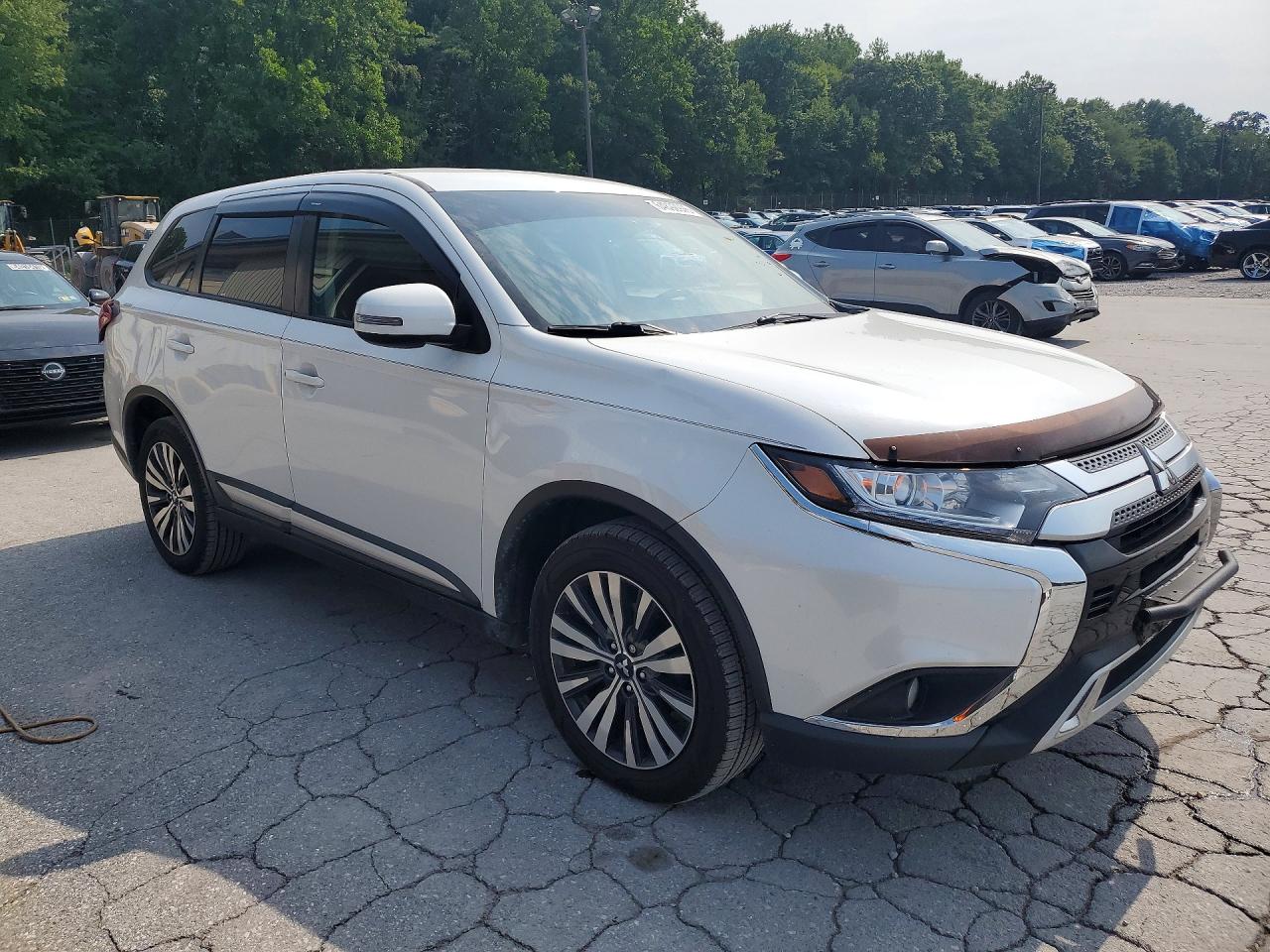 2019 Mitsubishi Outlander Se White vin: JA4AZ3A34KZ011340