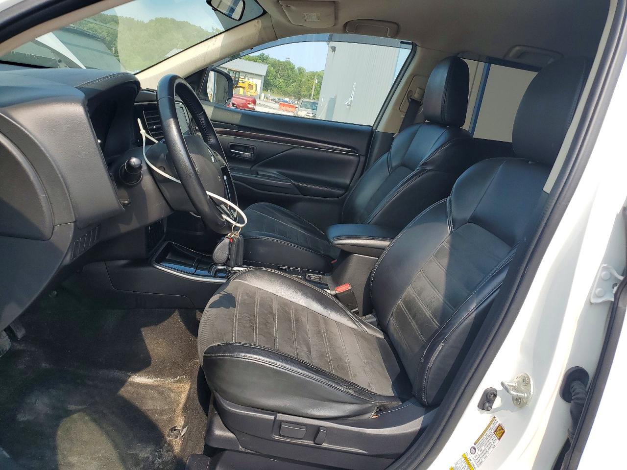 2019 Mitsubishi Outlander Se White vin: JA4AZ3A34KZ011340