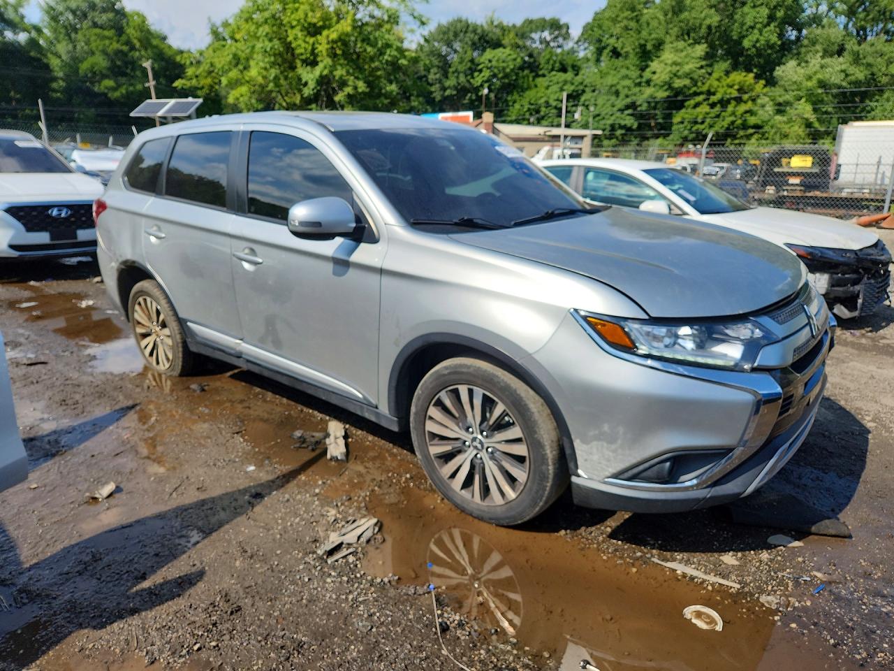 2020 Mitsubishi Outlander Se Silver vin: JA4AZ3A34LZ015566