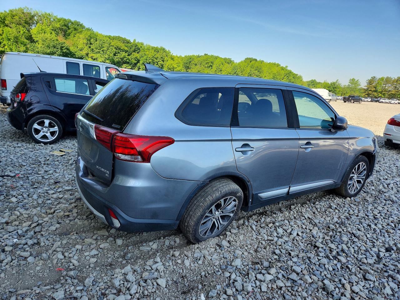 2017 Mitsubishi Outlander Se Gray vin: JA4AZ3A35HZ063987
