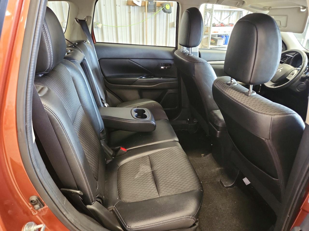 2015 Mitsubishi Outlander Se Orange vin: JA4AZ3A36FZ013435