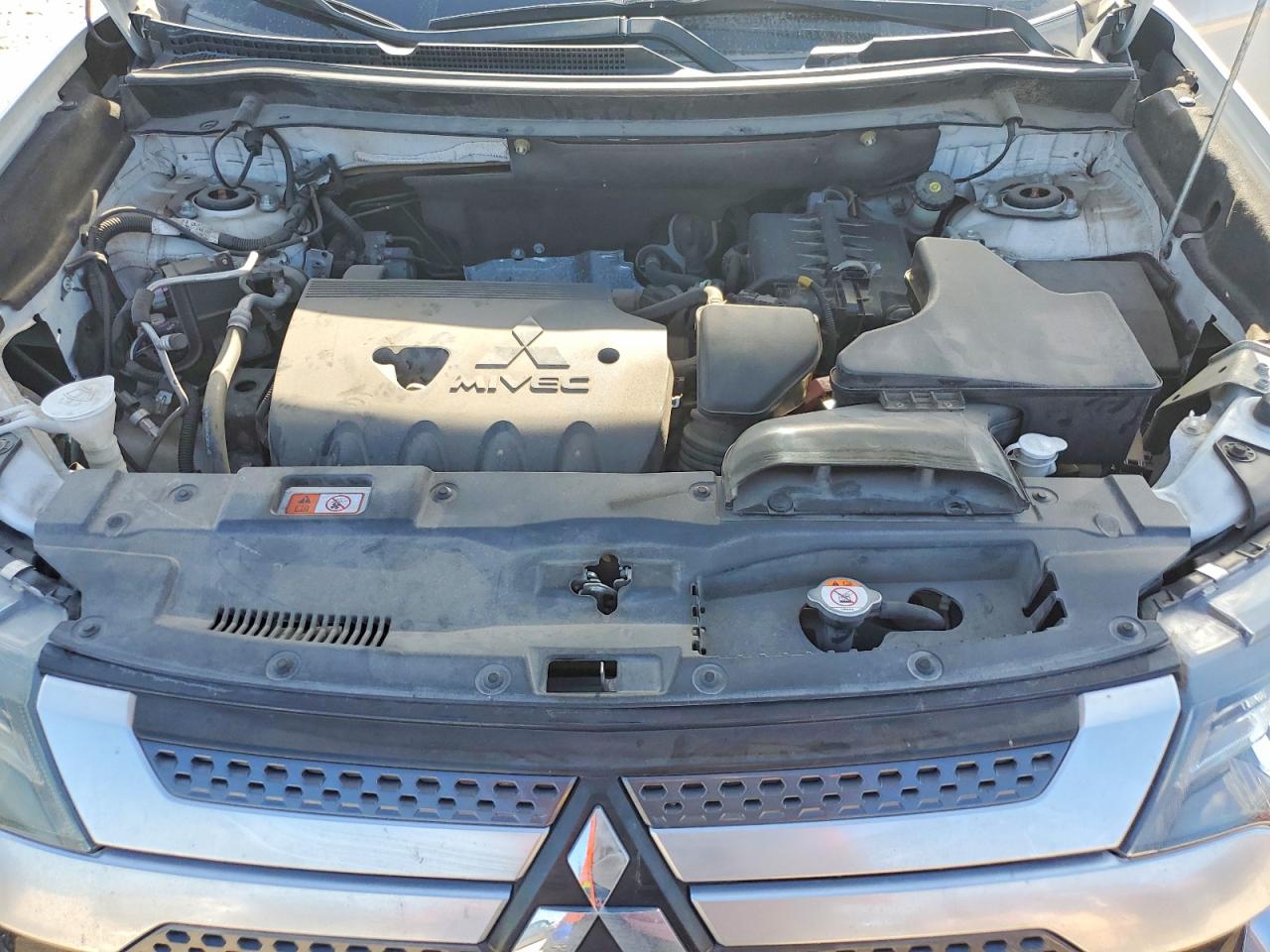 2020 Mitsubishi Outlander Se White vin: JA4AZ3A36LZ019960