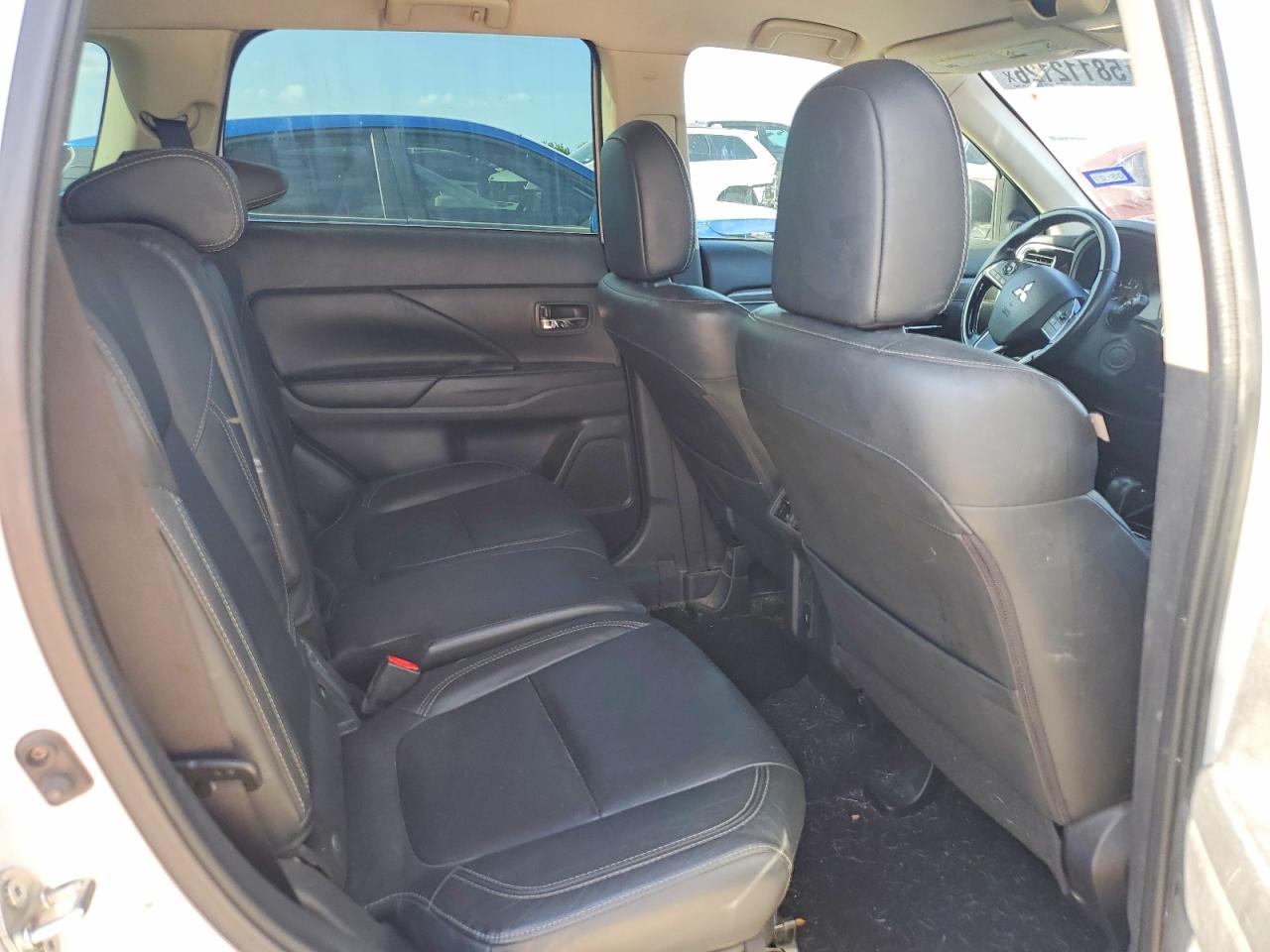 2020 Mitsubishi Outlander Se White vin: JA4AZ3A36LZ019960