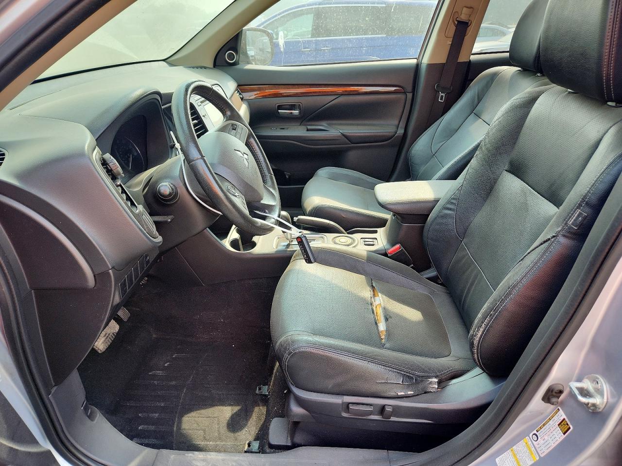 2014 Mitsubishi Outlander Se Silver vin: JA4AZ3A37EZ005794