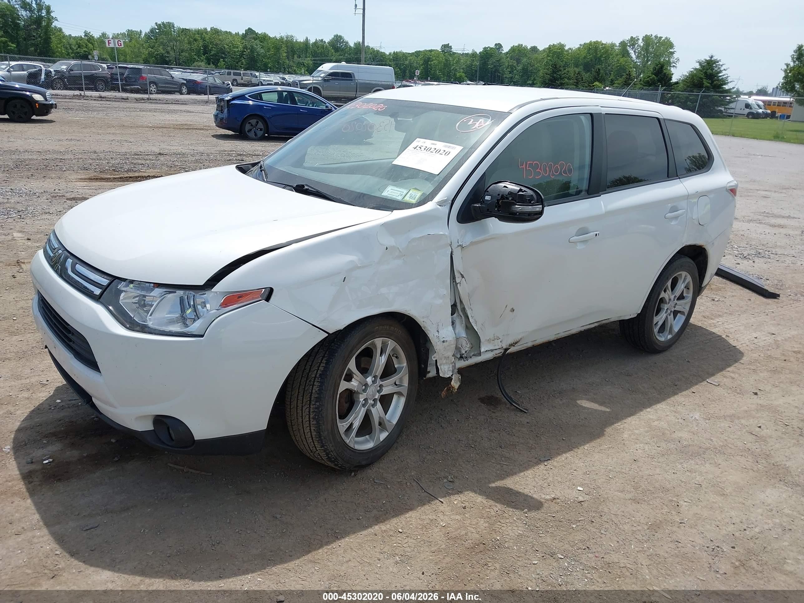 2014 Mitsubishi Outlander Se White vin: JA4AZ3A37EZ015693