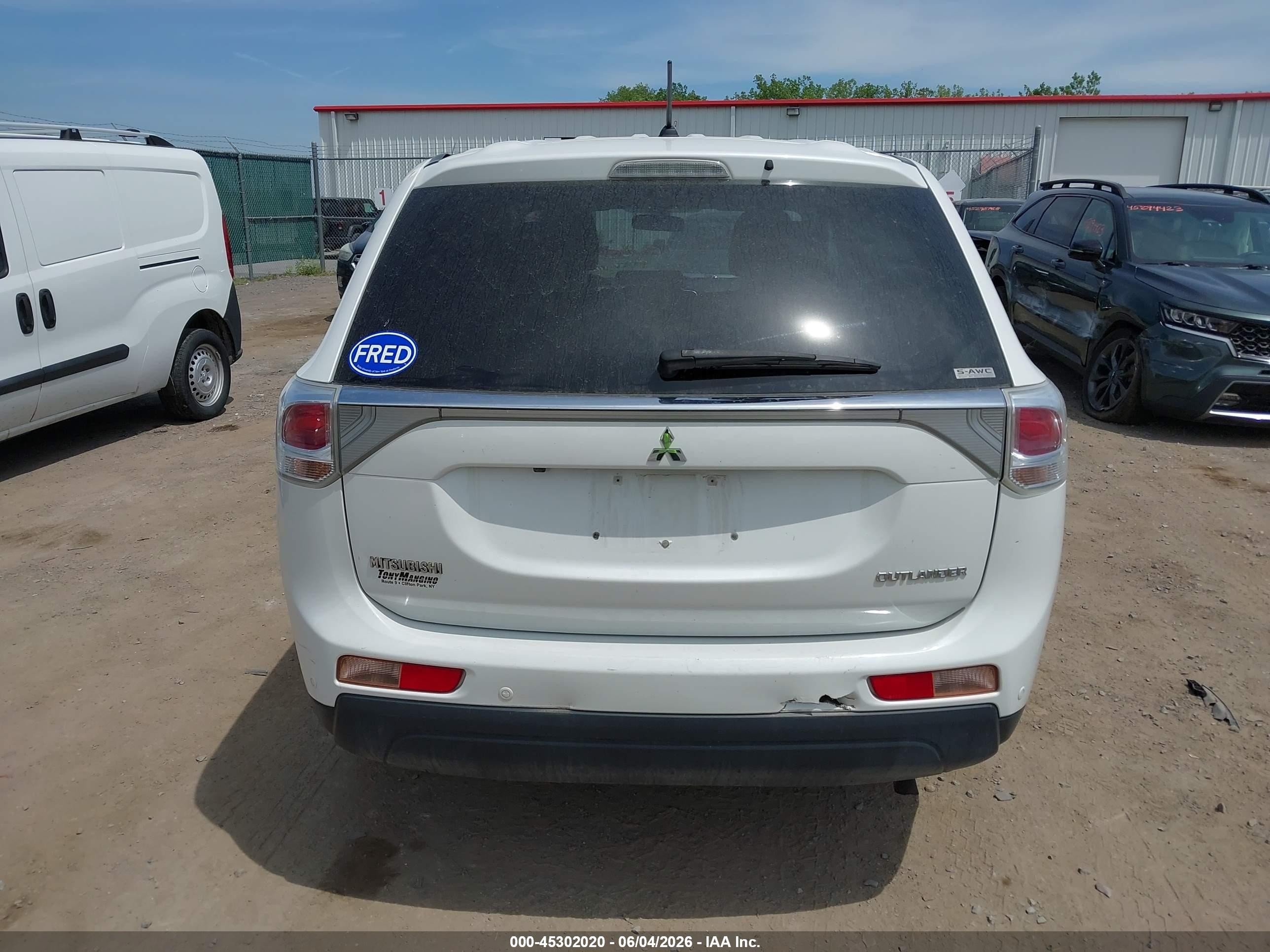 2014 Mitsubishi Outlander Se White vin: JA4AZ3A37EZ015693