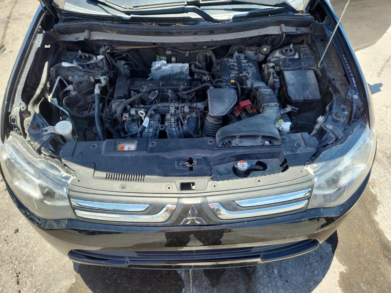 2014 Mitsubishi Outlander Se Black vin: JA4AZ3A38EZ012933