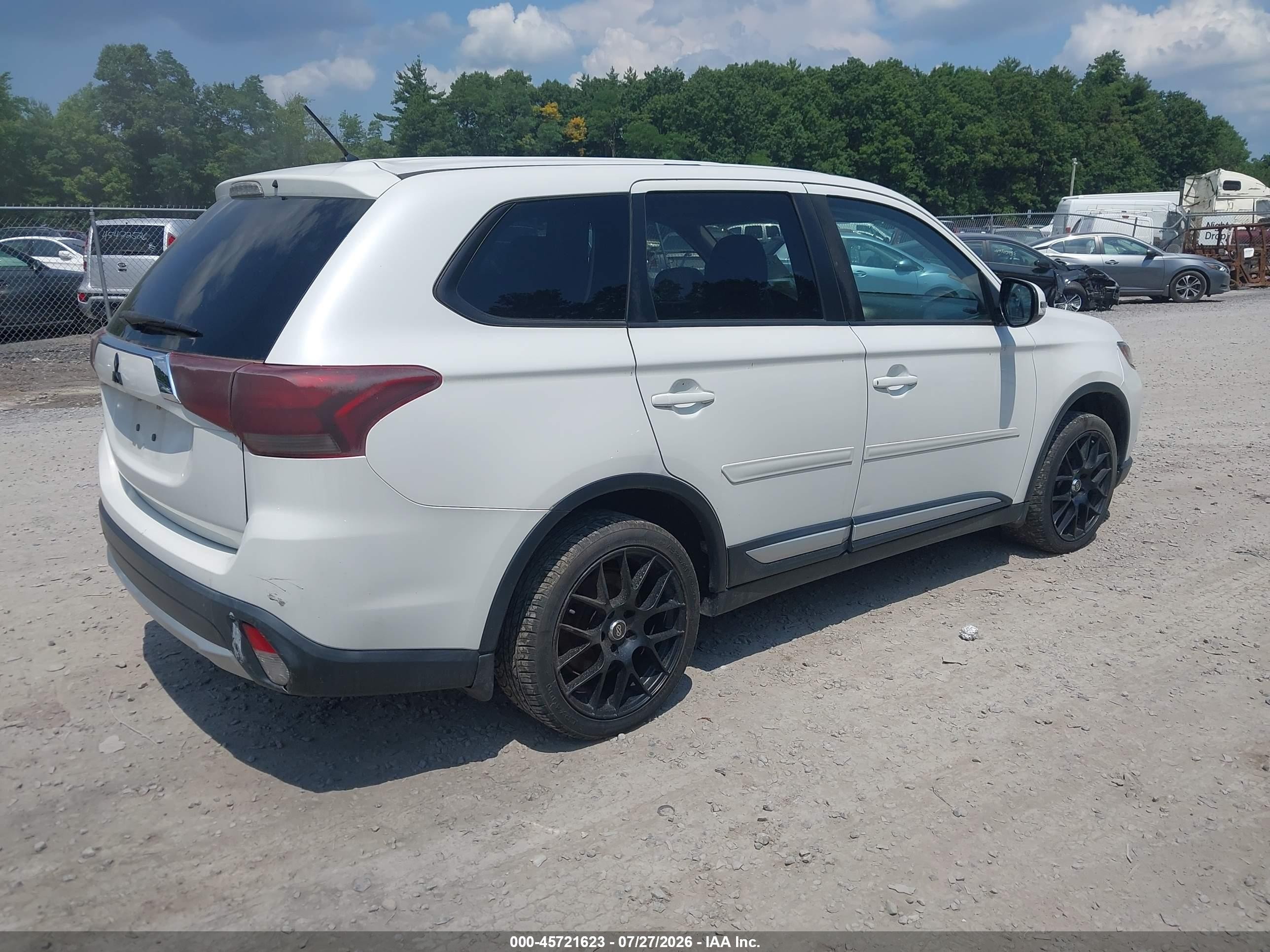 2016 Mitsubishi Outlander Se White vin: JA4AZ3A38GZ054652