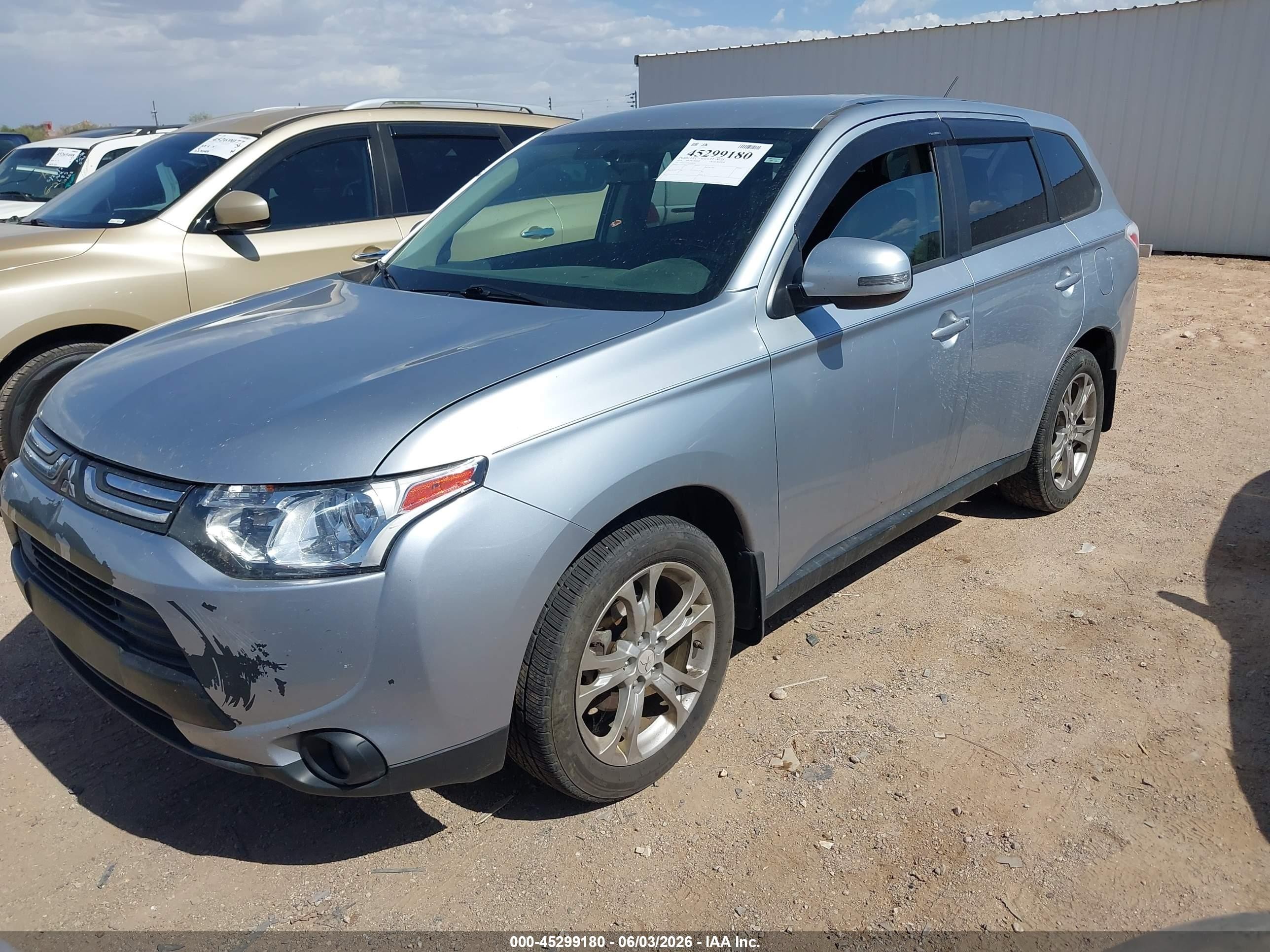 2014 Mitsubishi Outlander Se Silver vin: JA4AZ3A39EZ008342