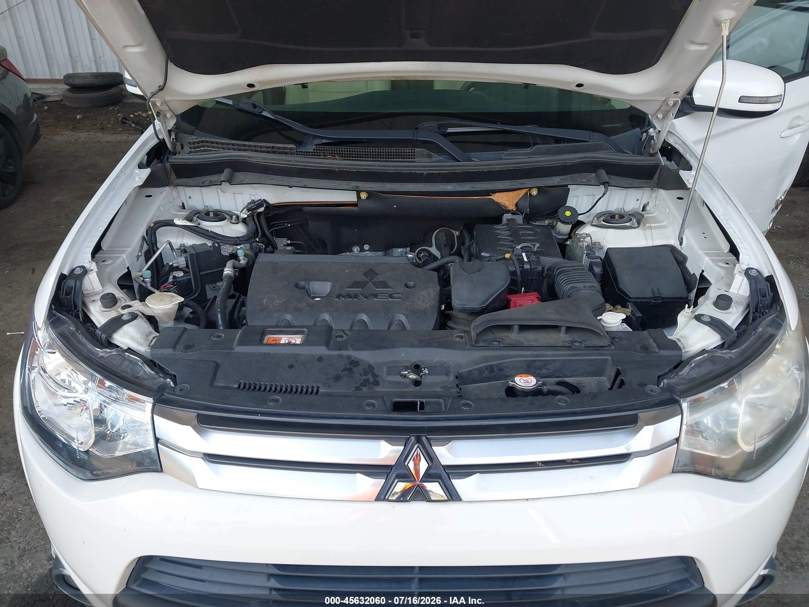 2015 Mitsubishi Outlander Se White vin: JA4AZ3A39FZ002638